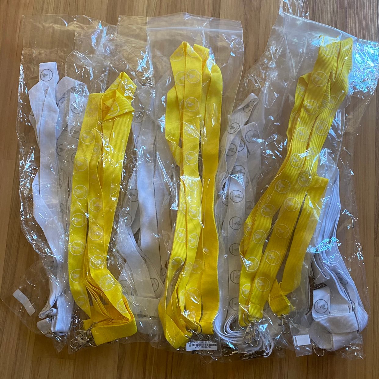 6 Packs of 5 Lanyards - Younique