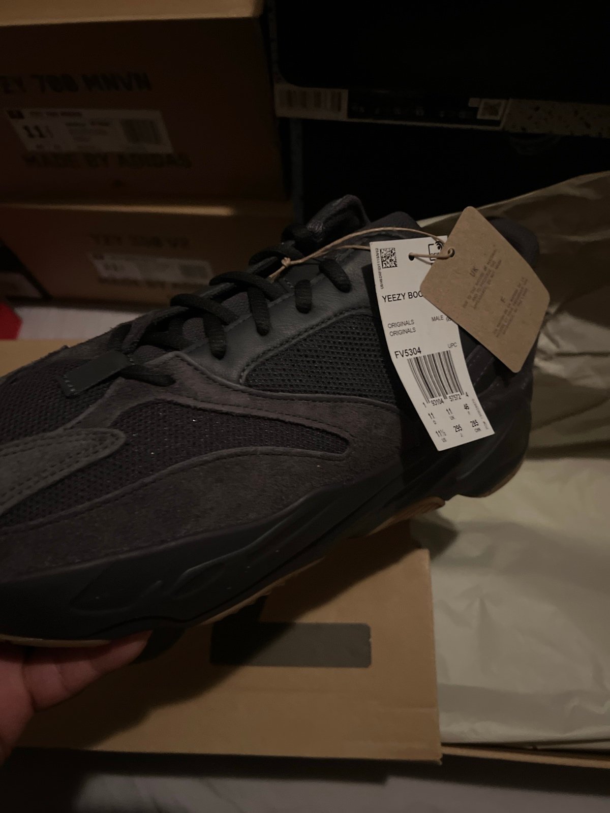 Yeezy 700 utility black