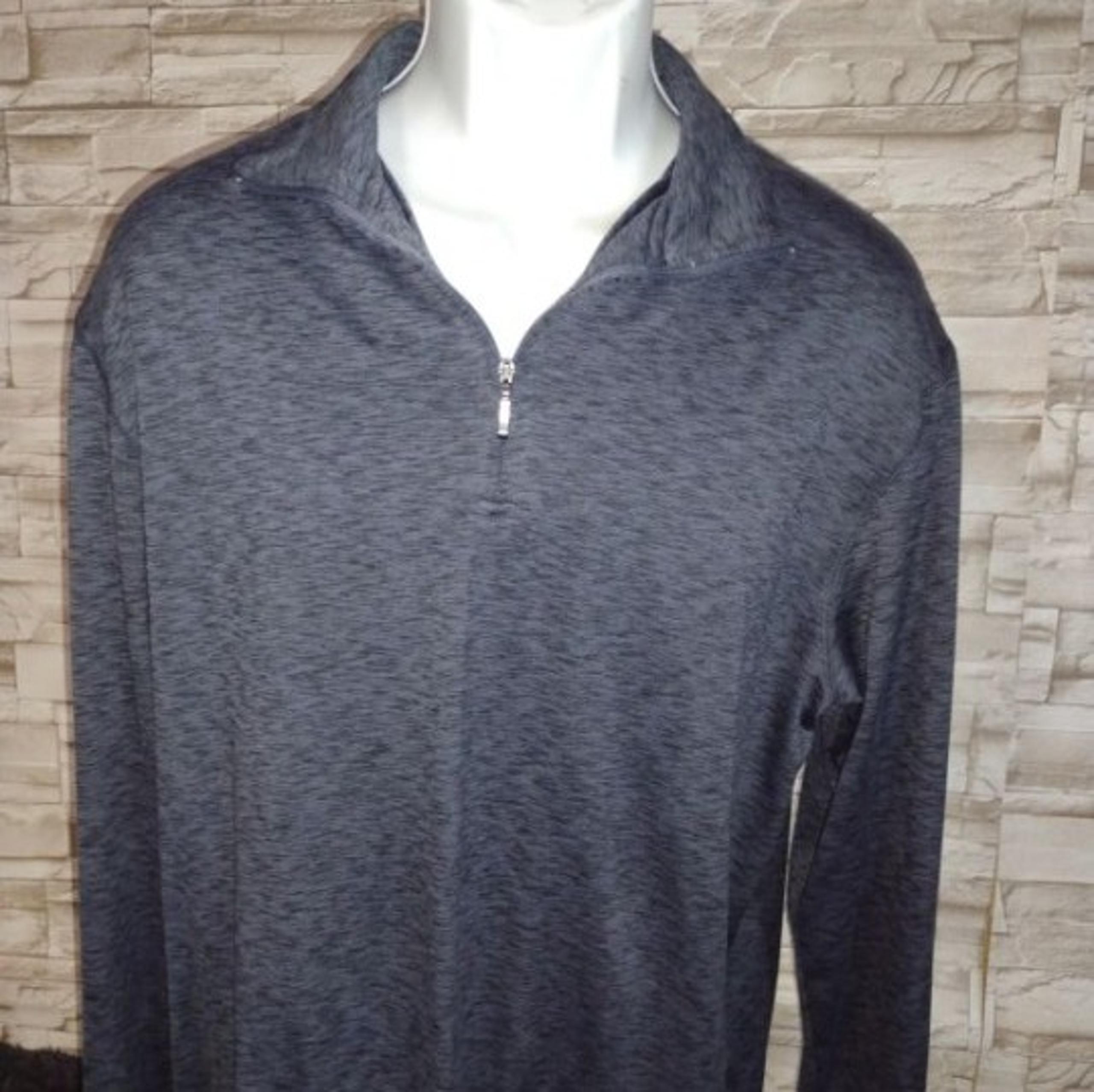 Haggar In Motion athletic top in size Medium