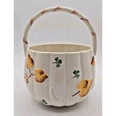 81 Belleek Porcelain Shamrock Leaf Basket 2007 Celebrating 150 Years U262