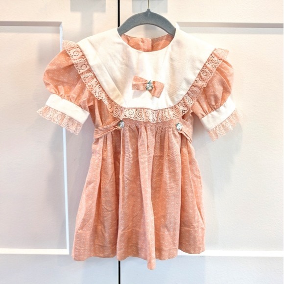VINTAGE 80s 90s Charming Peach Lace Trim Kids Dress Bib Collar