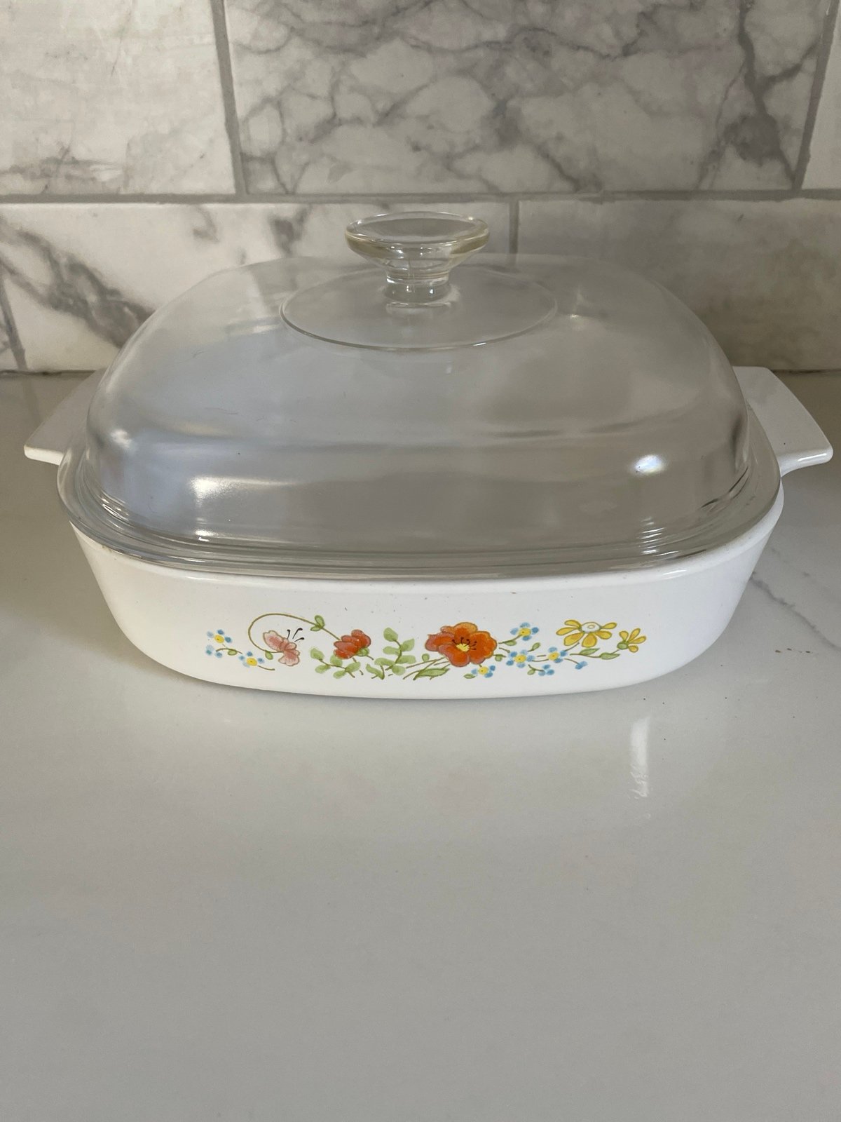 Corning ware Casserole dish with lid