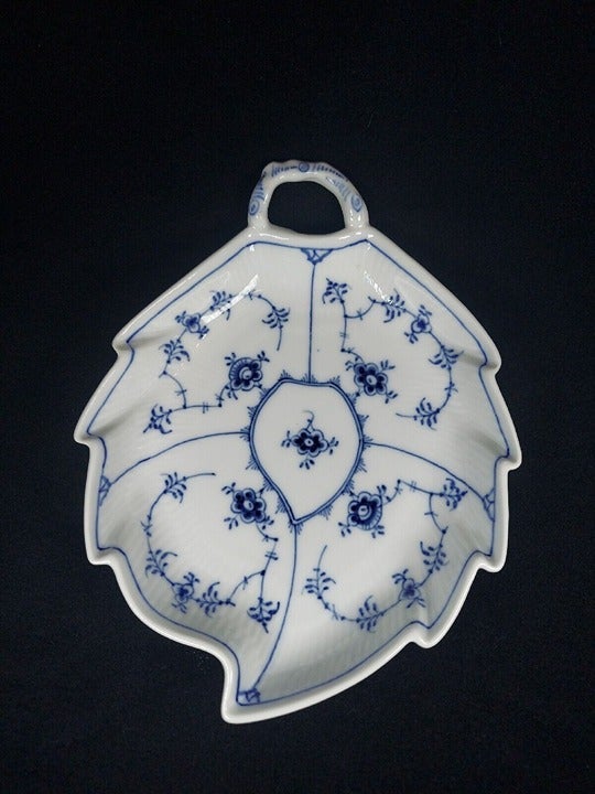 1938 Royal Copenhagen Blue Fluted Plain 9 Leaf Dish # 144 First Quality
