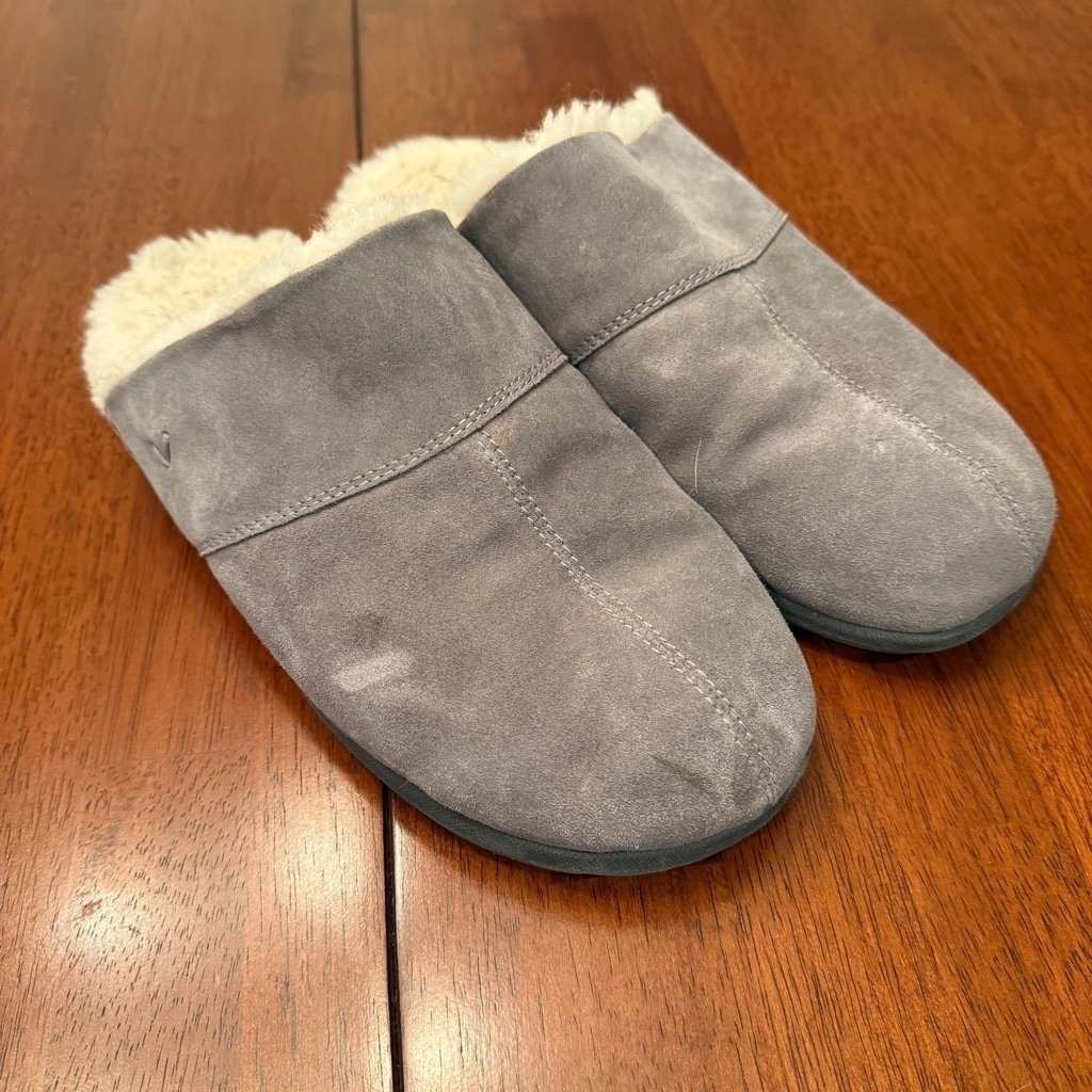 Vionic Mens Alfons Slippers Gray Suede Faux Fur Size 10