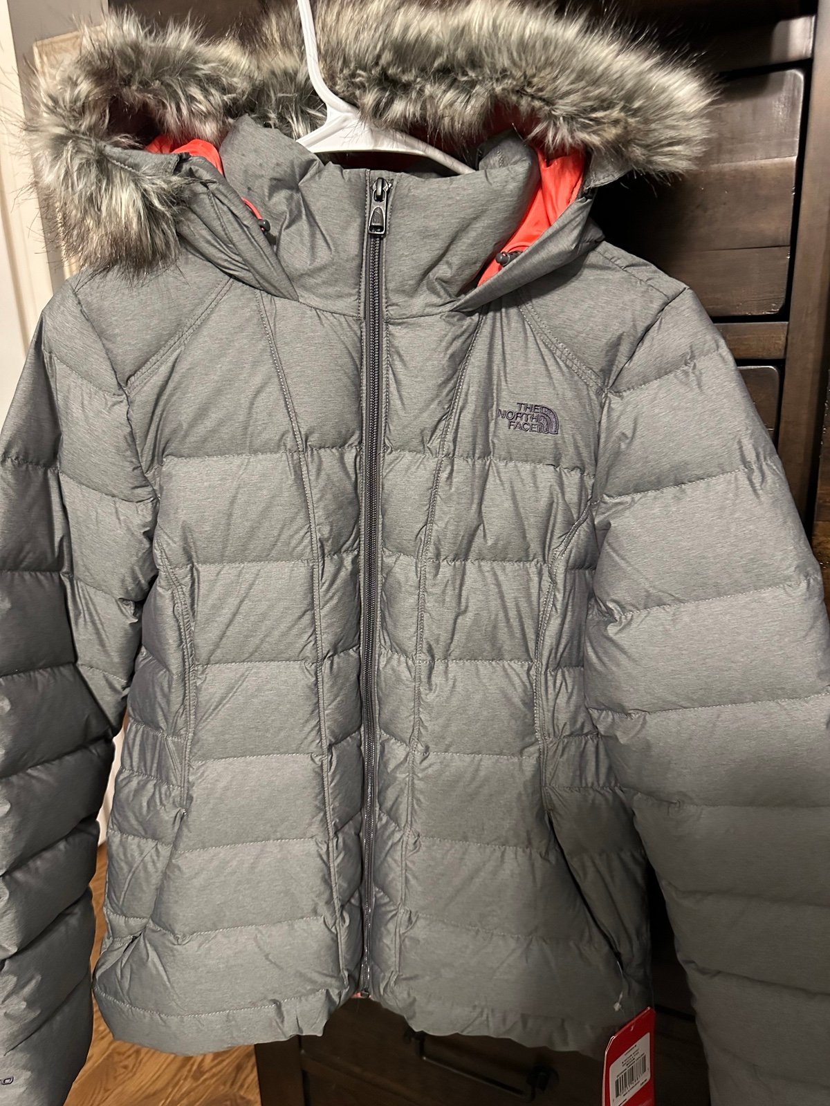 NWT women’s North Face Gotham Ski Jacket size medium.