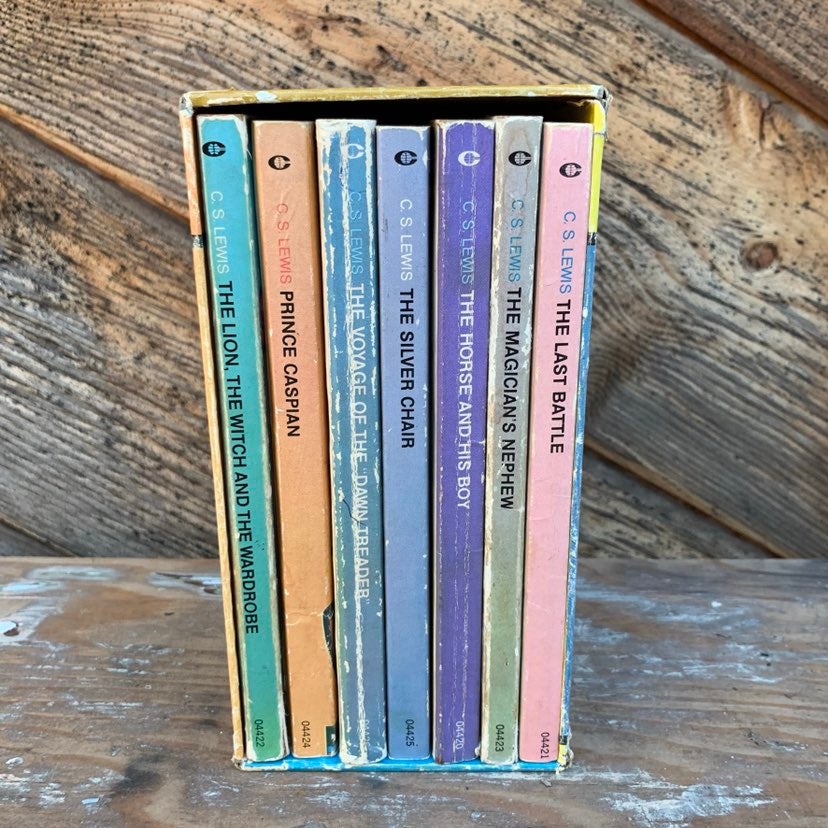 The Chronicles of Narnia by C.S. Lewis - Vintage Box Set, 1975 ***READ***