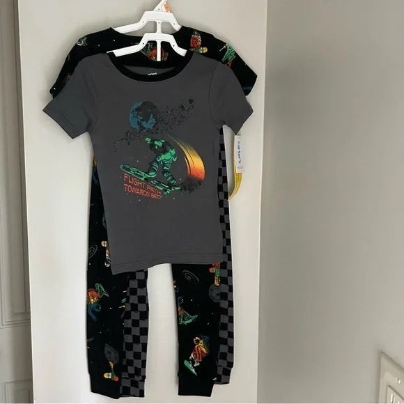 NWT Carters 2 Sets of Boys Printed Pajamas/ Printed Short Sleeve Pajamas