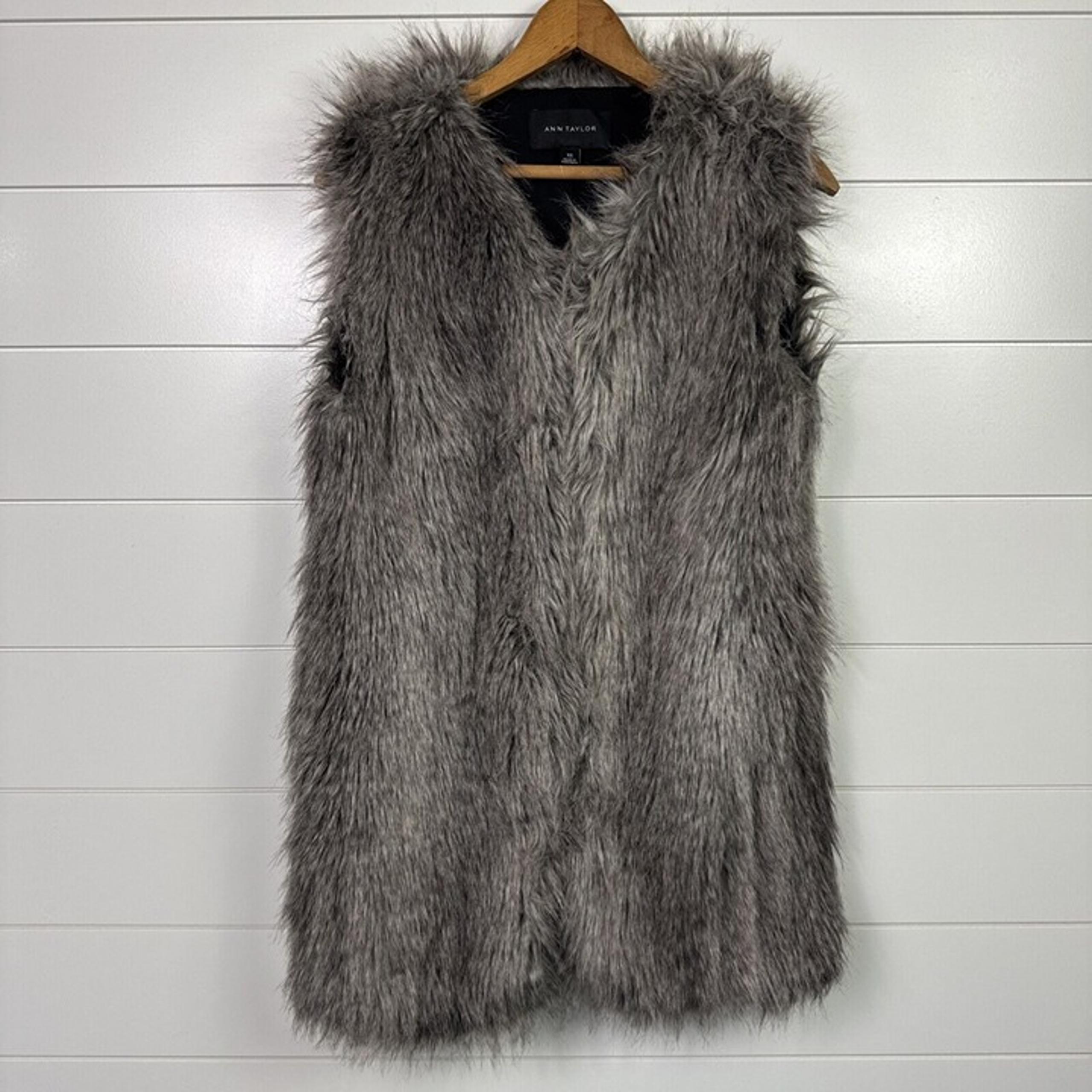 Women's Ann Taylor Brown Faux Fur Sleeveless Vest sz XS