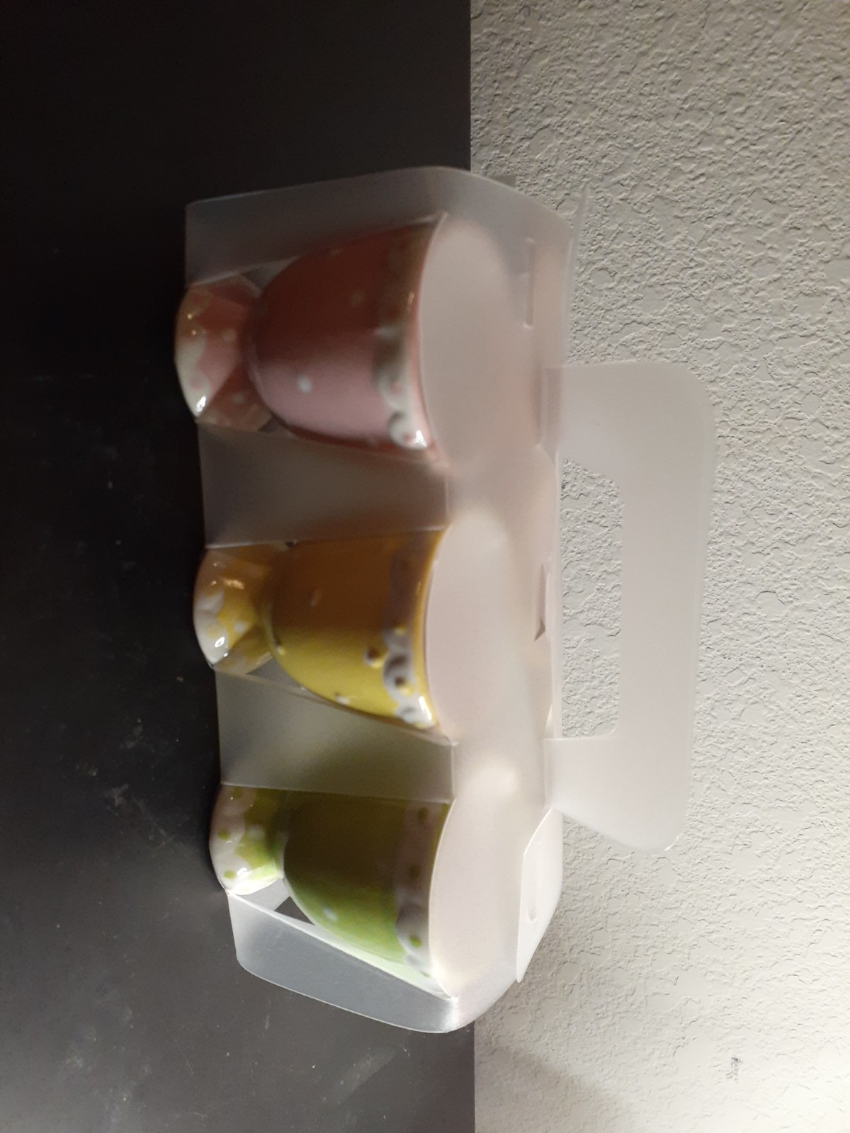 EXQUISITE NEW Pastel 3 Egg Cups Set of 6.