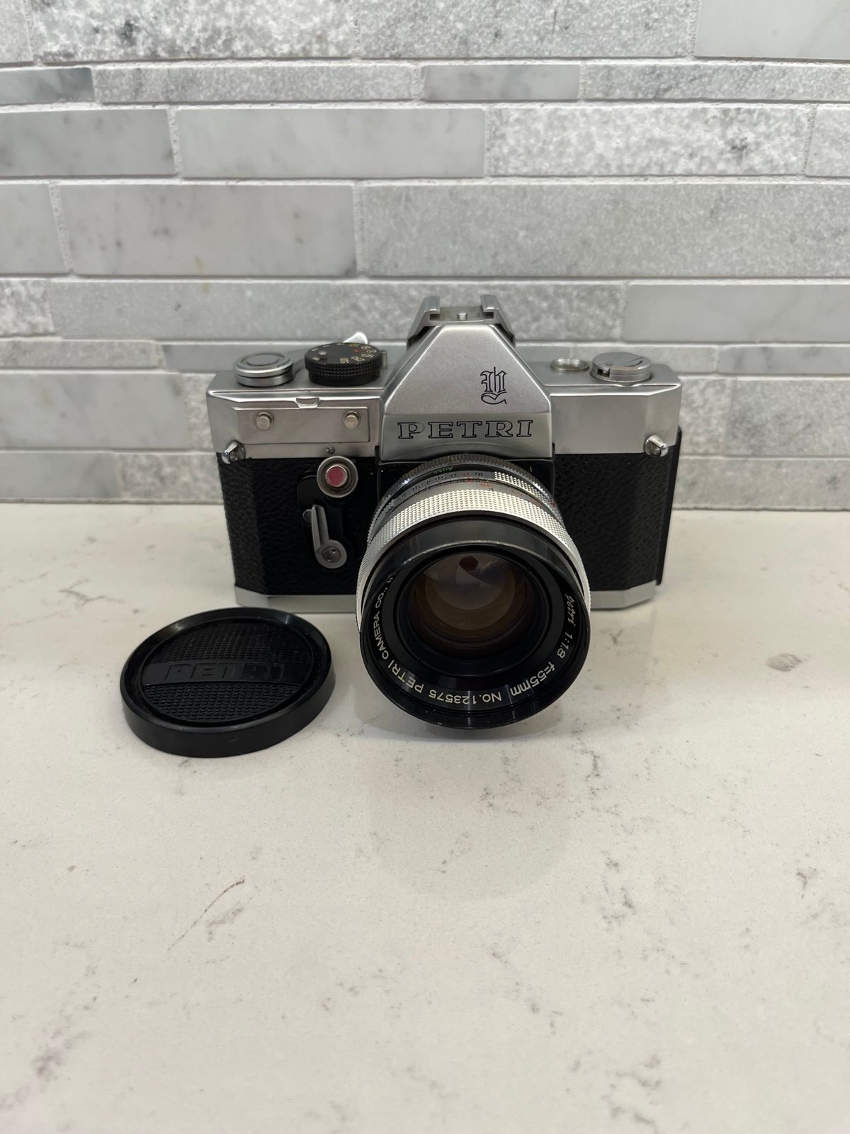 Petri V6 II SLR 35mm Film Camera C.C Auto 55mm F1.8 * WORKS *