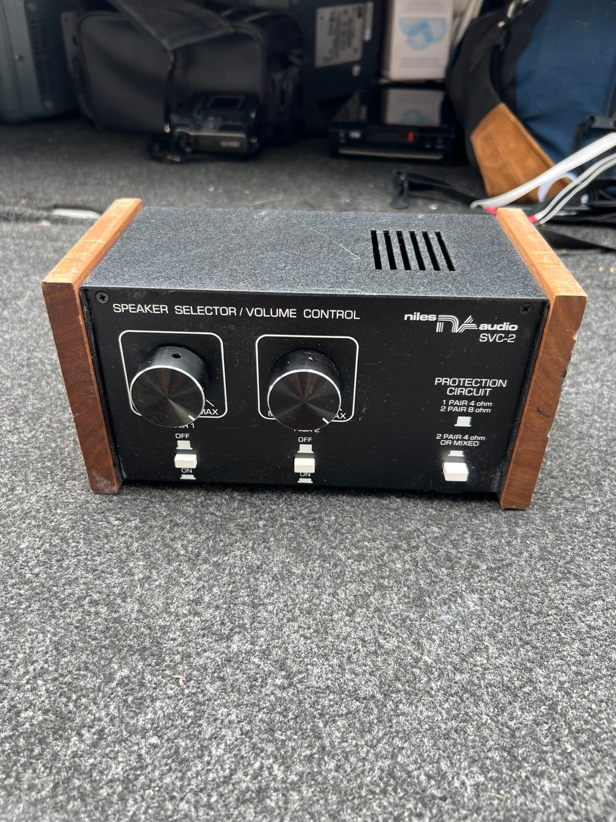 Niles Audio SVC-2 Stereo Speaker Selector / Volume Control Rare Original Model