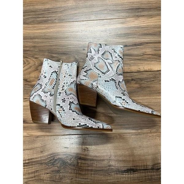 Mattisse Katy print snake skin boots 7