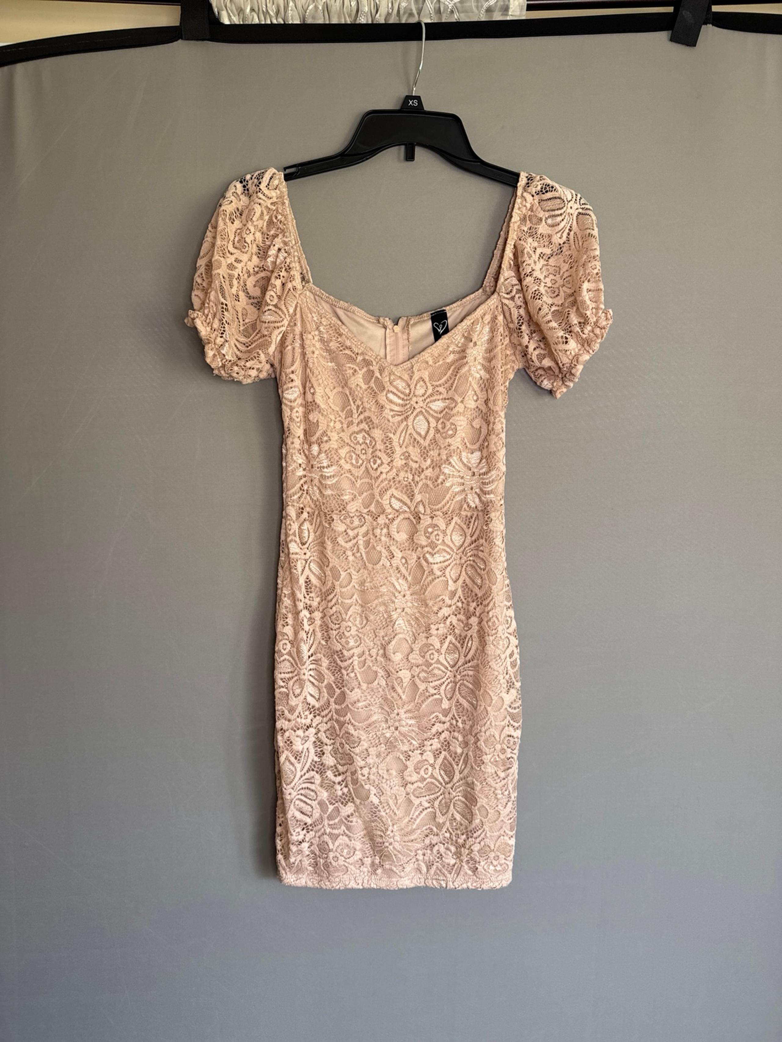Windsor Dress Peach Pink Lace Size Small