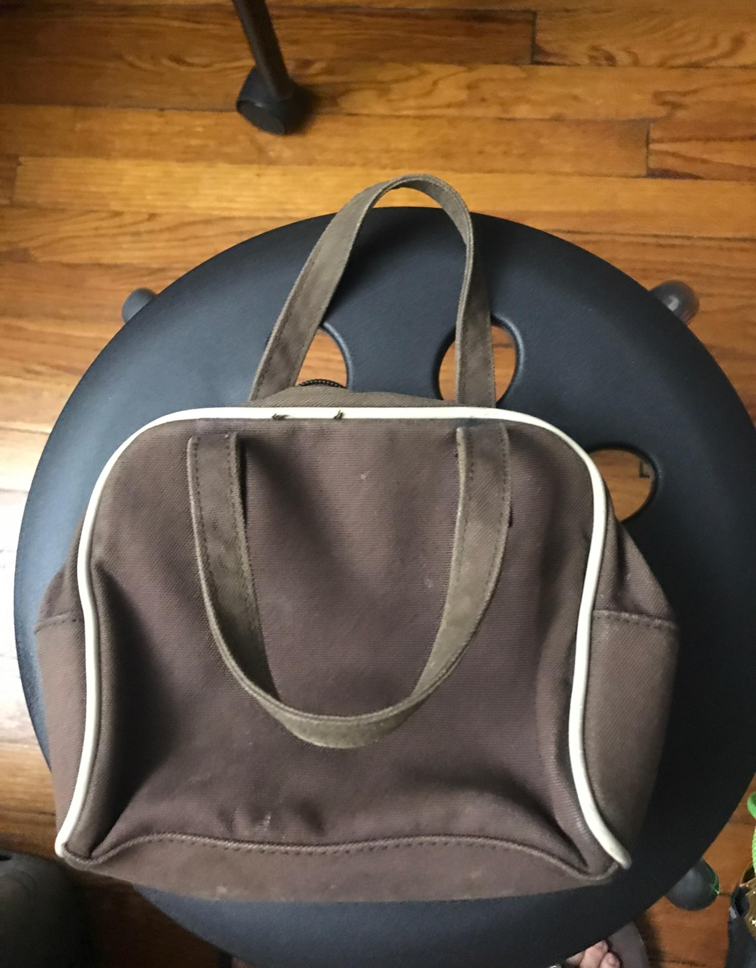 Gap purse