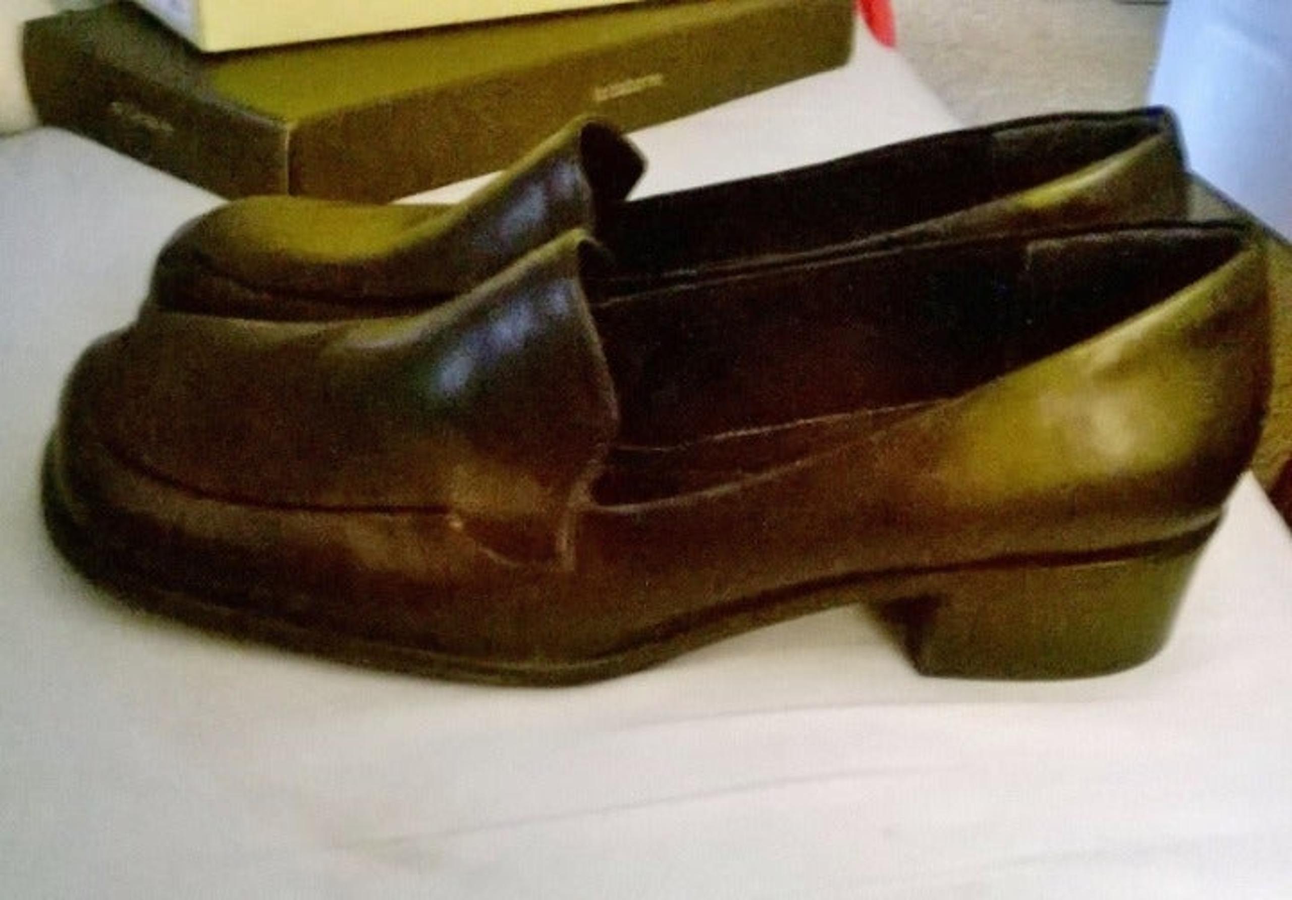 NIB 9.5 LIZ CLAIBORNE COMFORT LOAFER TTS