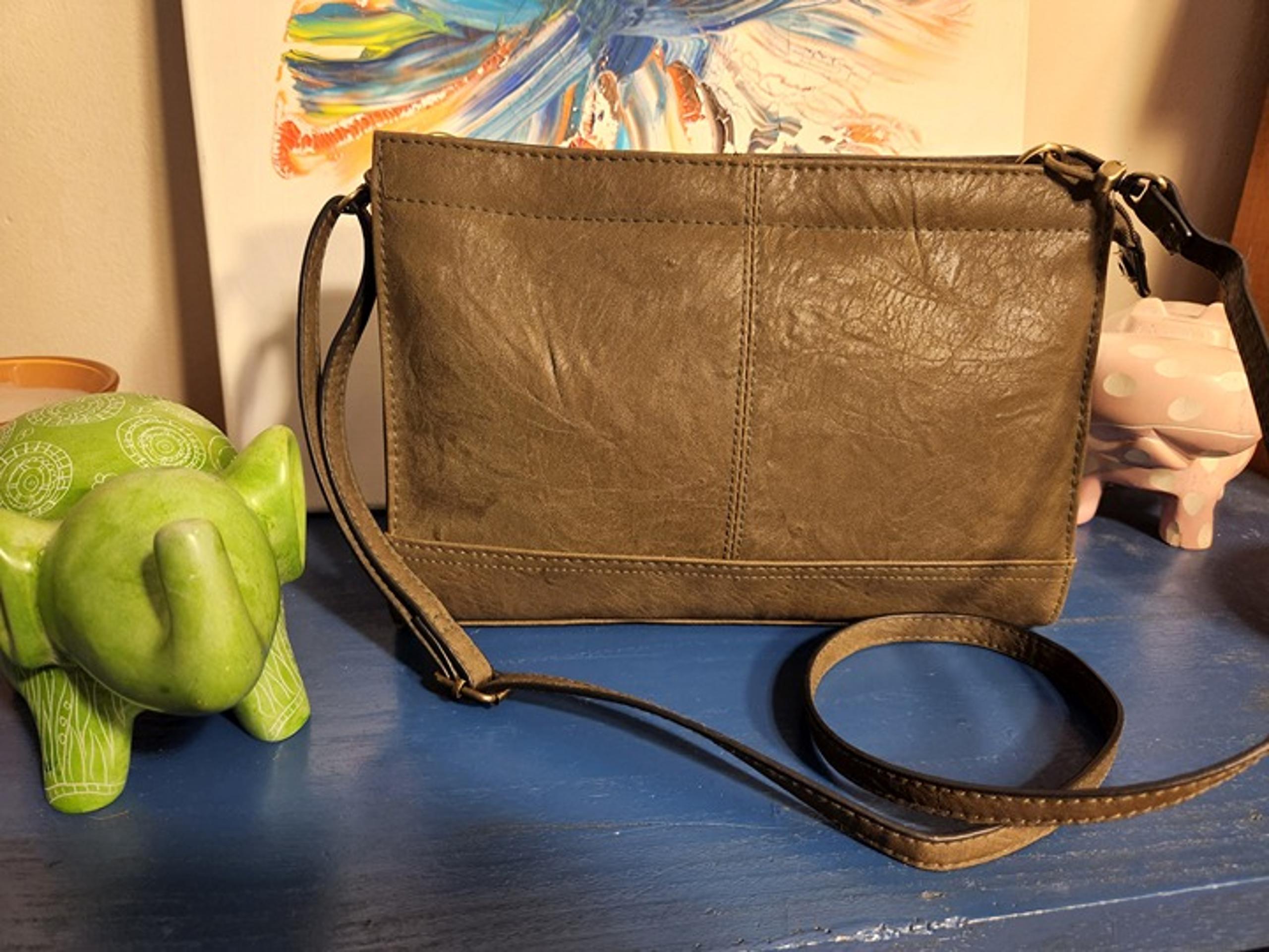New BUENO olive green faux leather crossbody purse