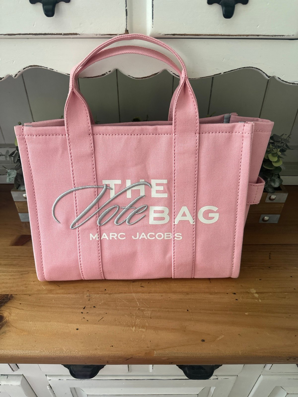 MARC JACOBS the tote bag vote
