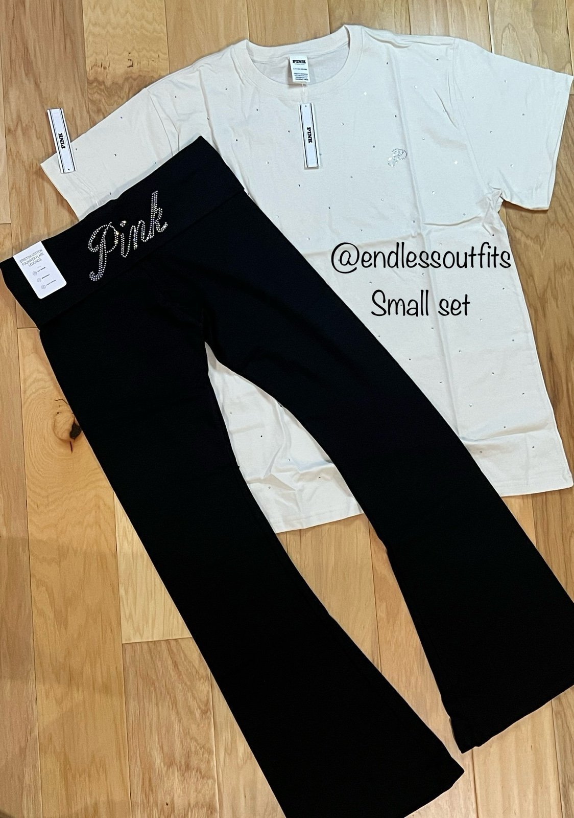 VS PINK WHITE SHELL BLING CAMPUS TEE & BLACK BLING FLARE LEGGINGS OUTFIT SMALL