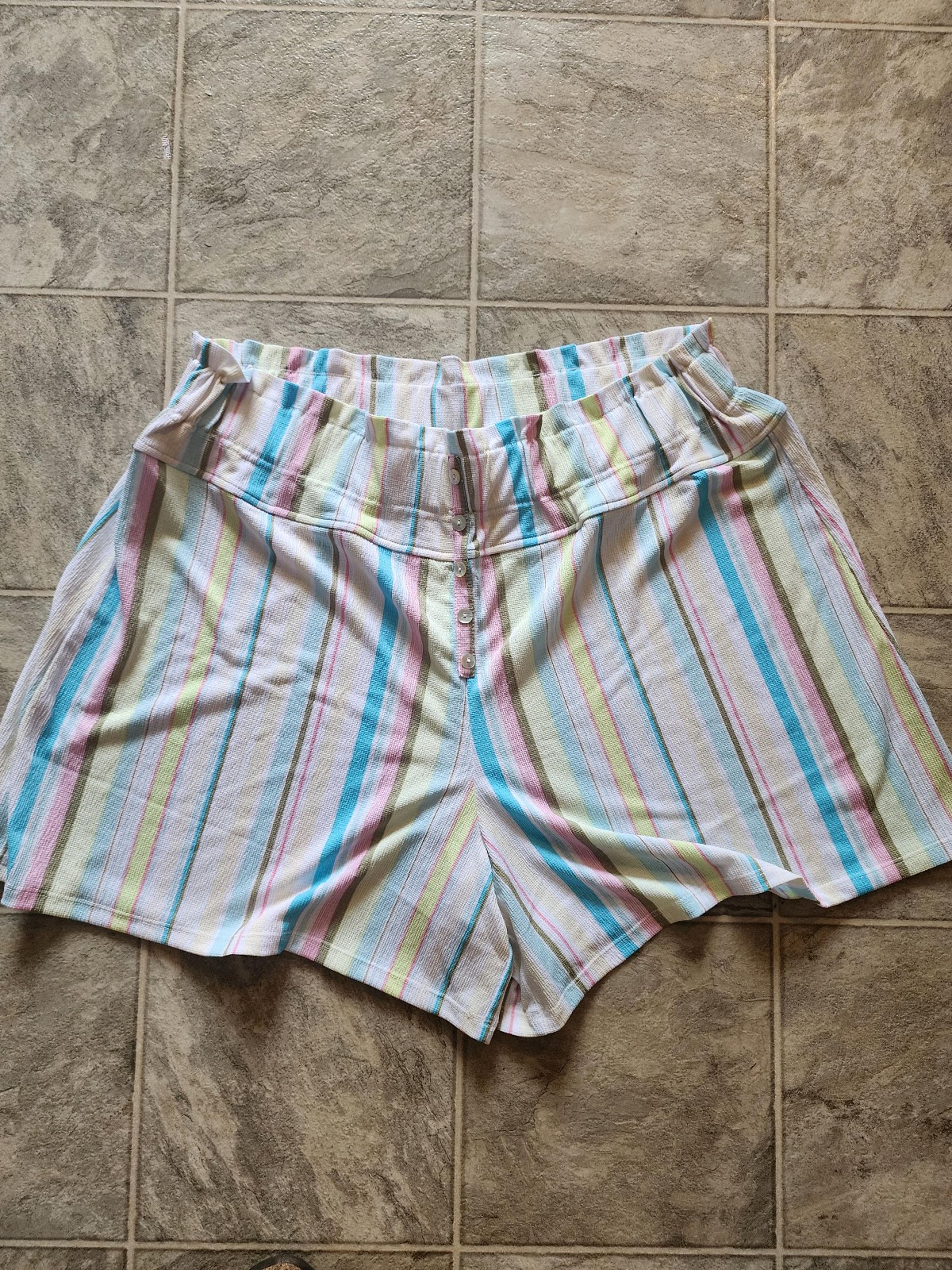 Womens Cato shorts size Large