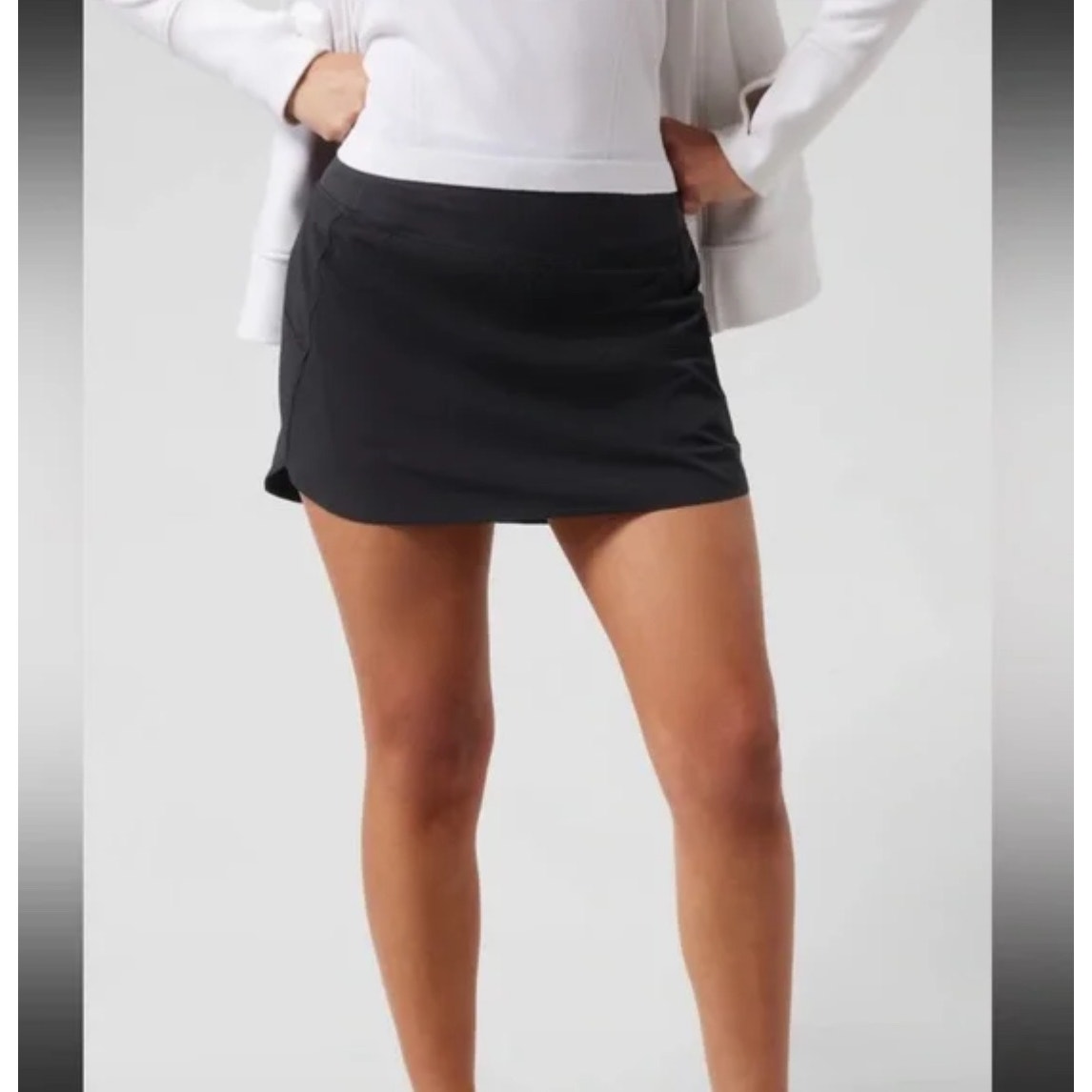 Athleta Black Run With It Skort - size Large