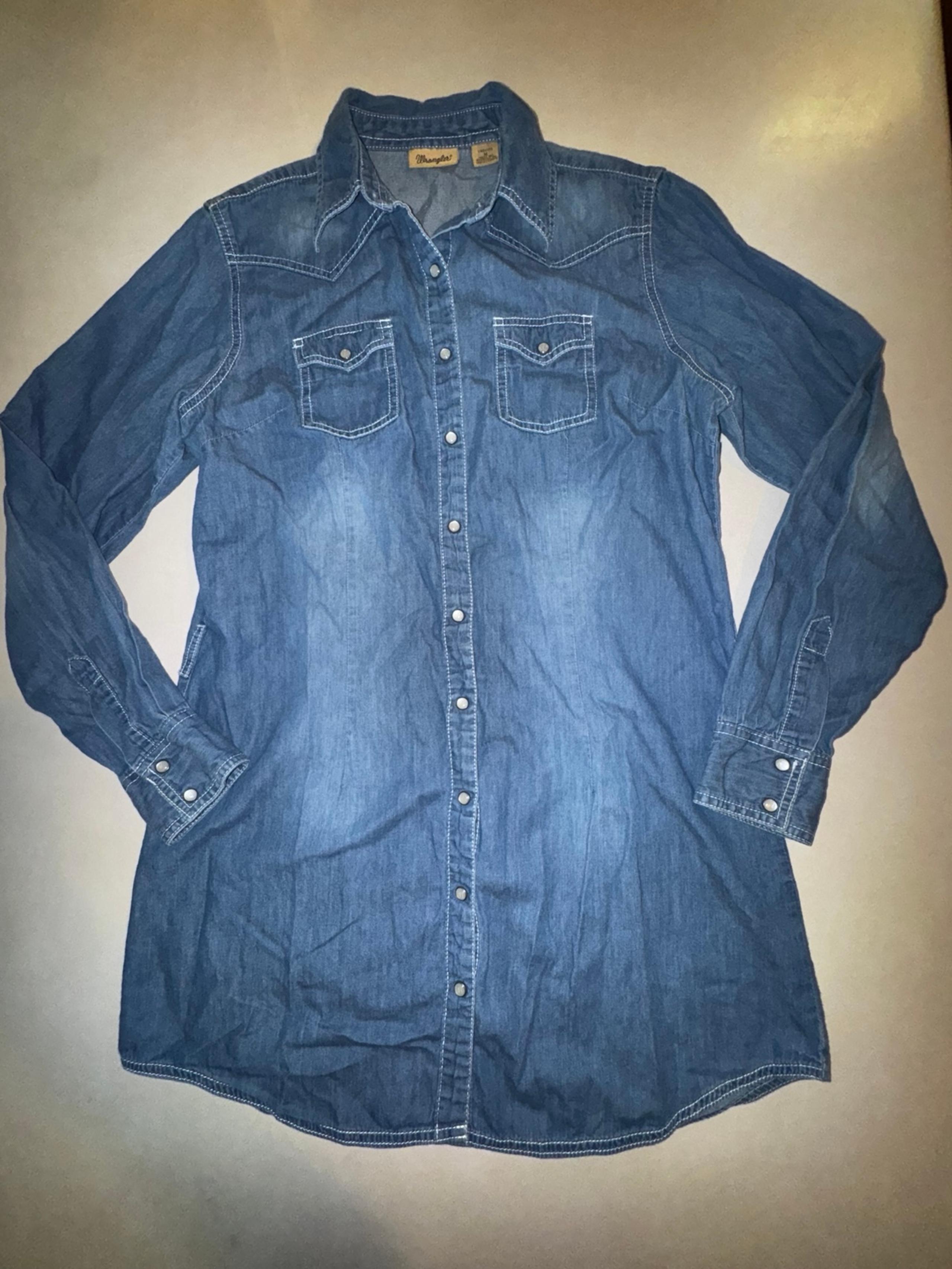 Wrangler Jean Dress Size Medium M Blue Denim Lightweight Chambray