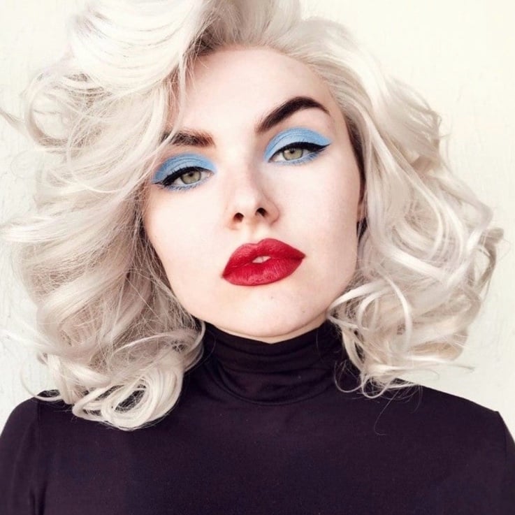 Blonde SHORT WAVY Lace Front Wig *NEW*