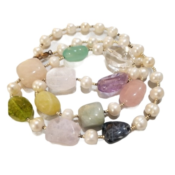 Multiple Stones and Pearls Necklace