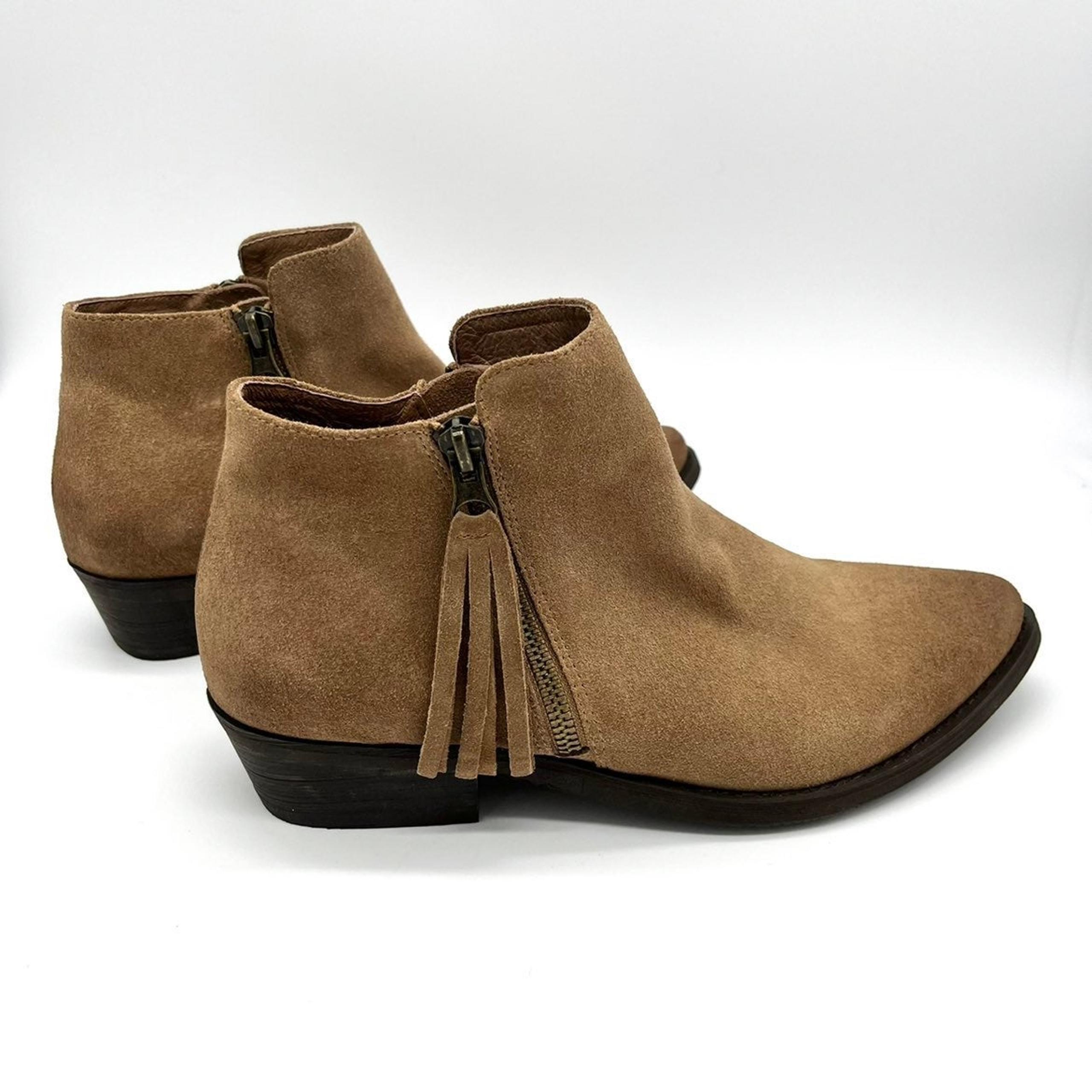 Chocolat Blu Frida Tan Suede Ankle Boots Booties 8 NWOT