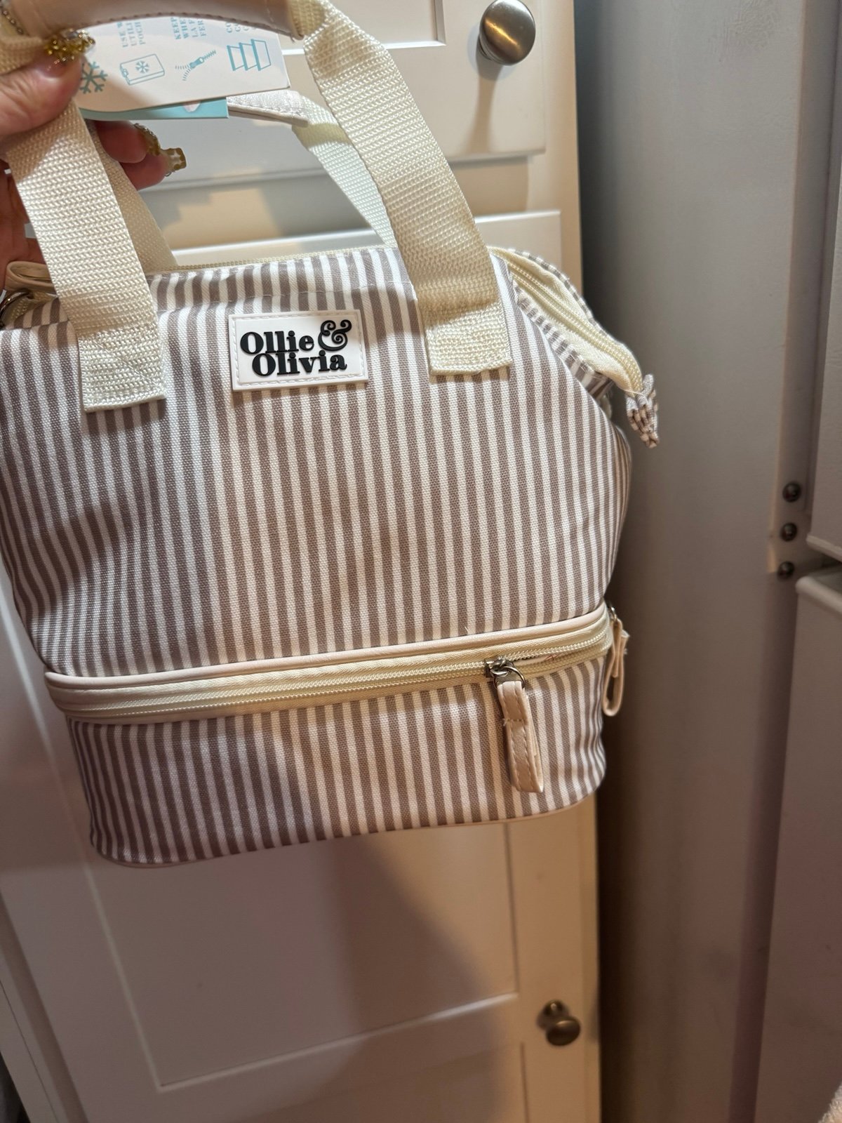 Ollie and Olivia grey lunch bag