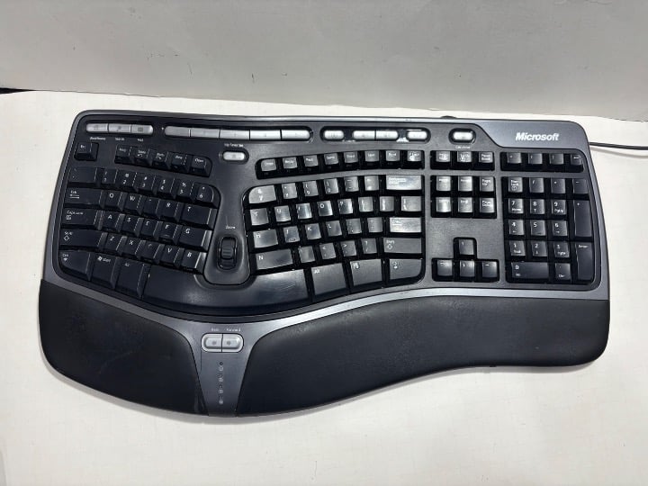 Microsoft Natural Ergonomic Keyboard 4000 V1.0 KU-0462 Wired