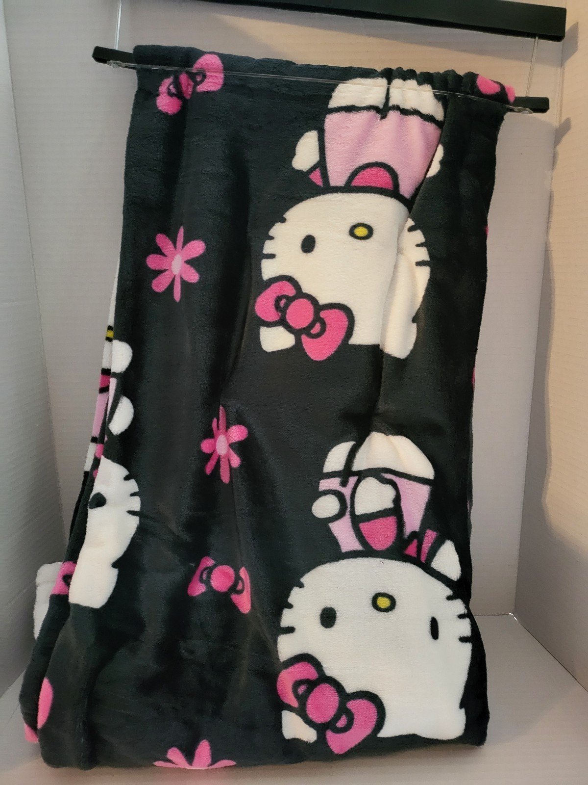 Hello Kitty Blanket Black