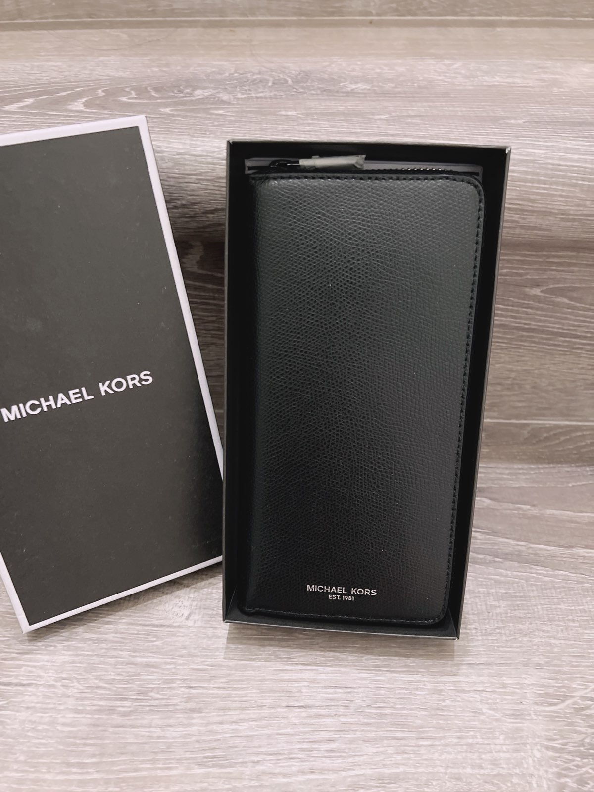Michael kors men's boxed Wallet