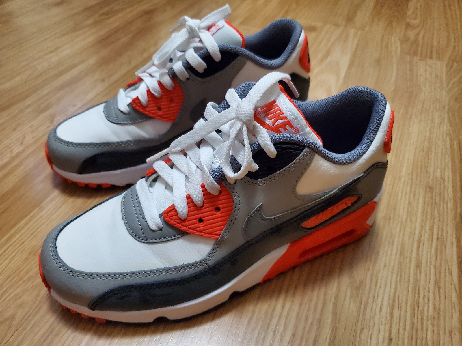 Nike Air Max 90 LTR (GS) Size 4.5Y