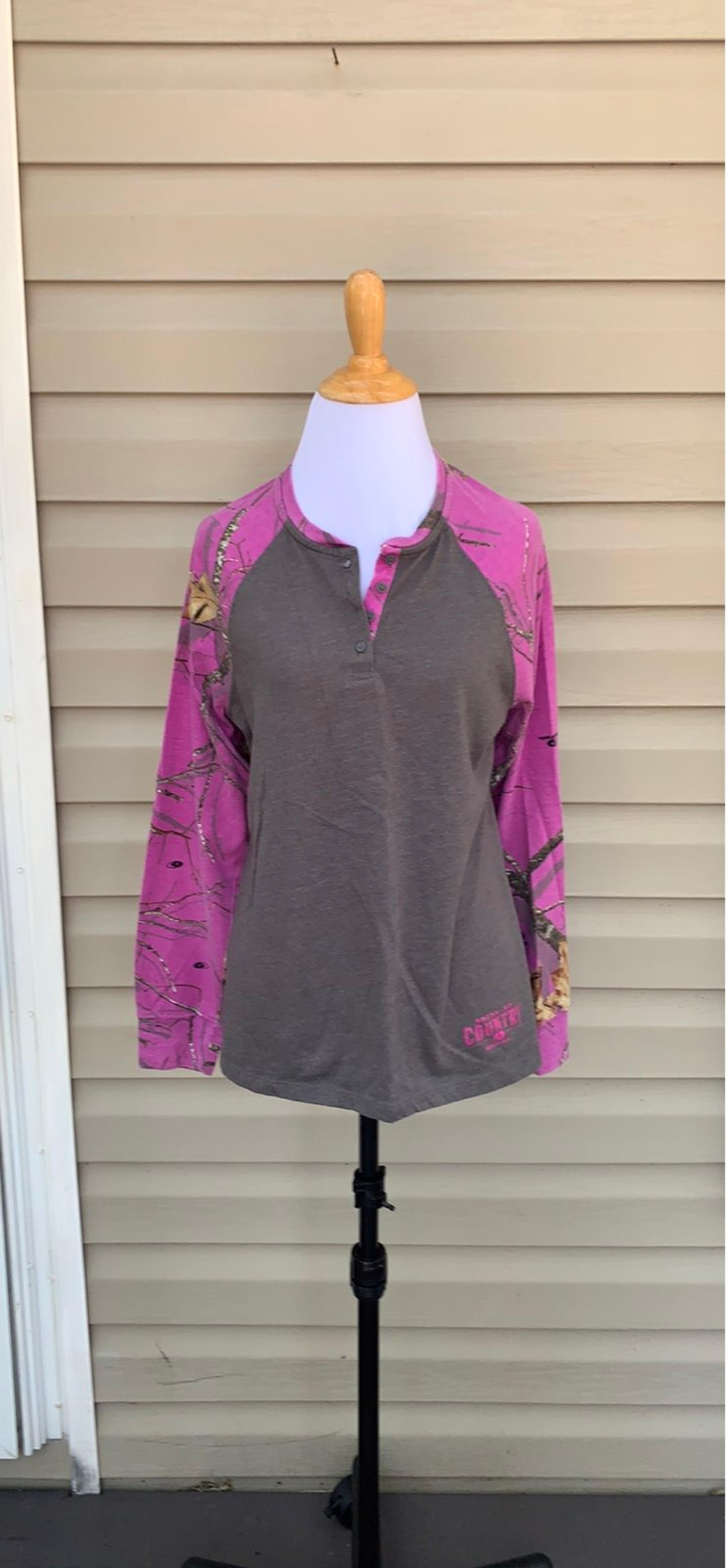 Mossy Oak Womens gray&purple knit shirt