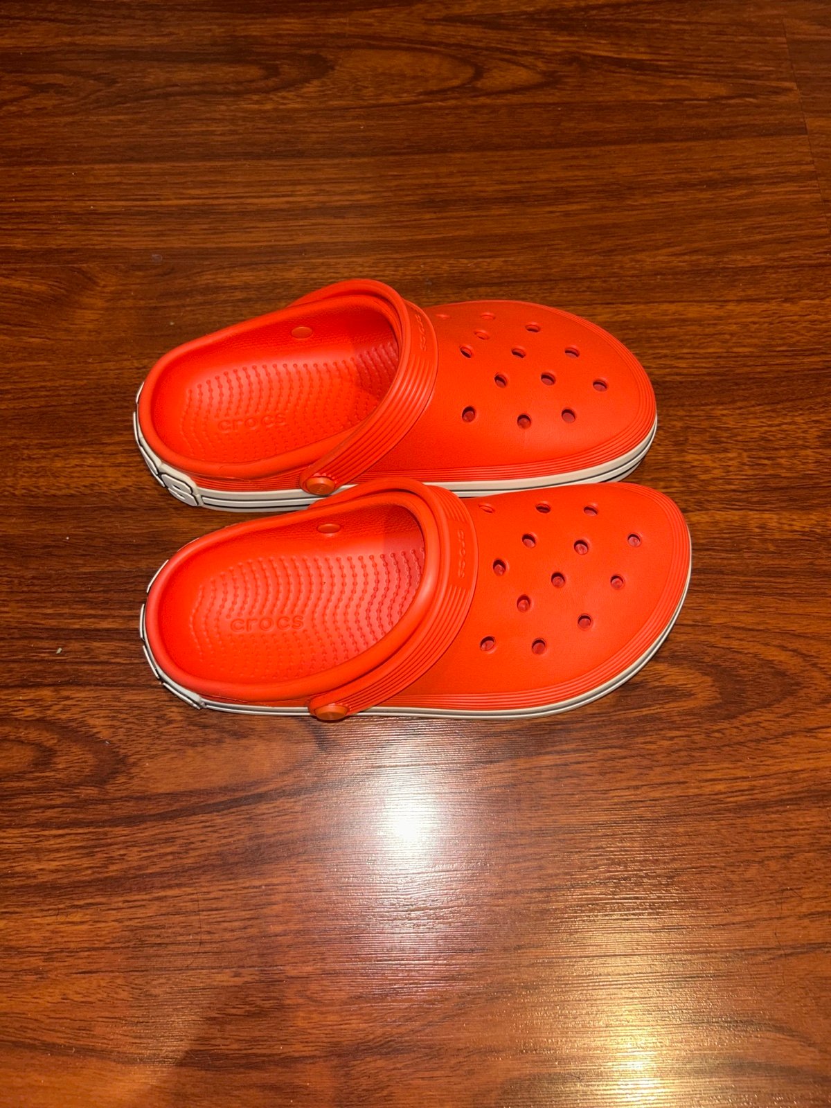 Crocs size W8/M6