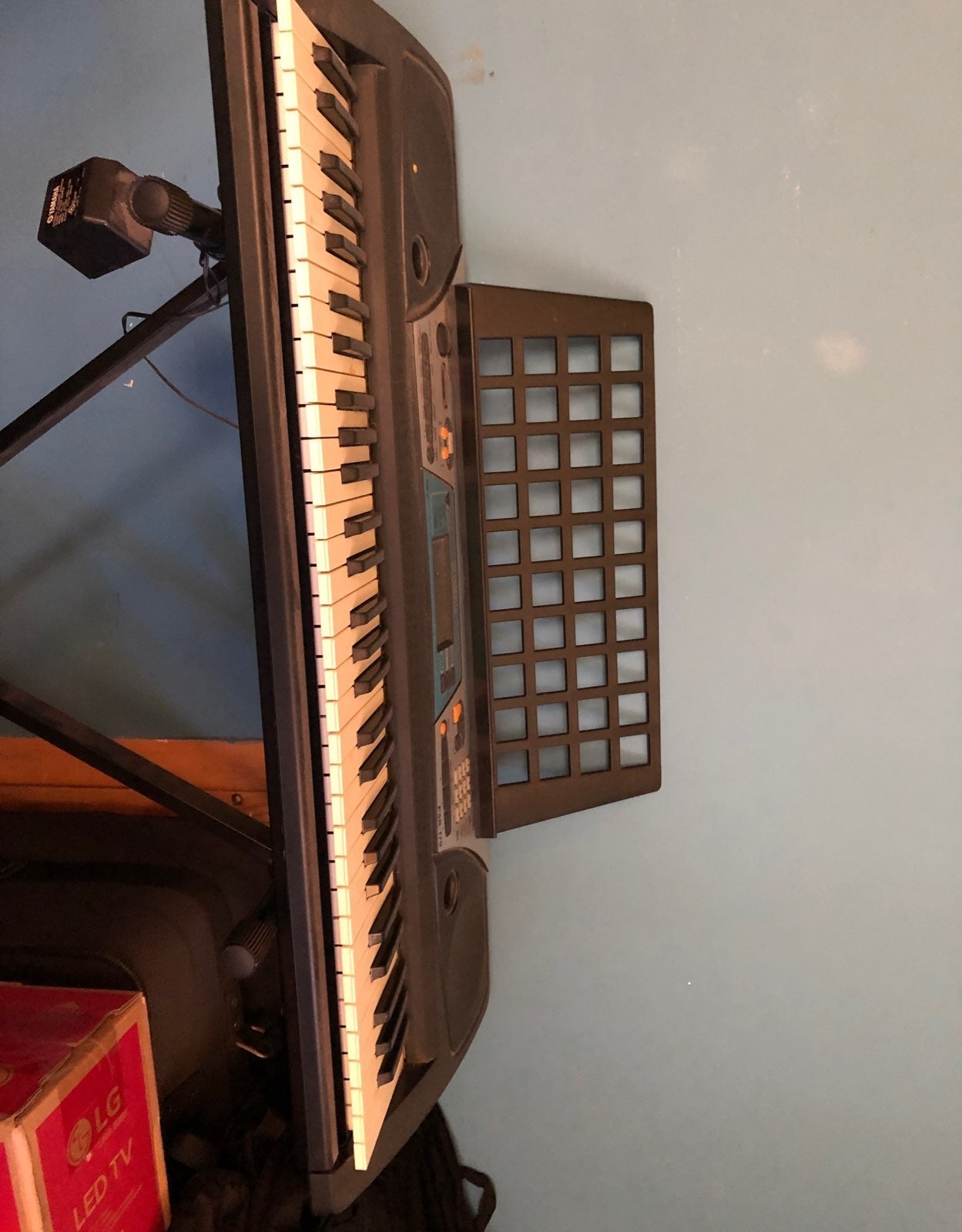 piano keyboard