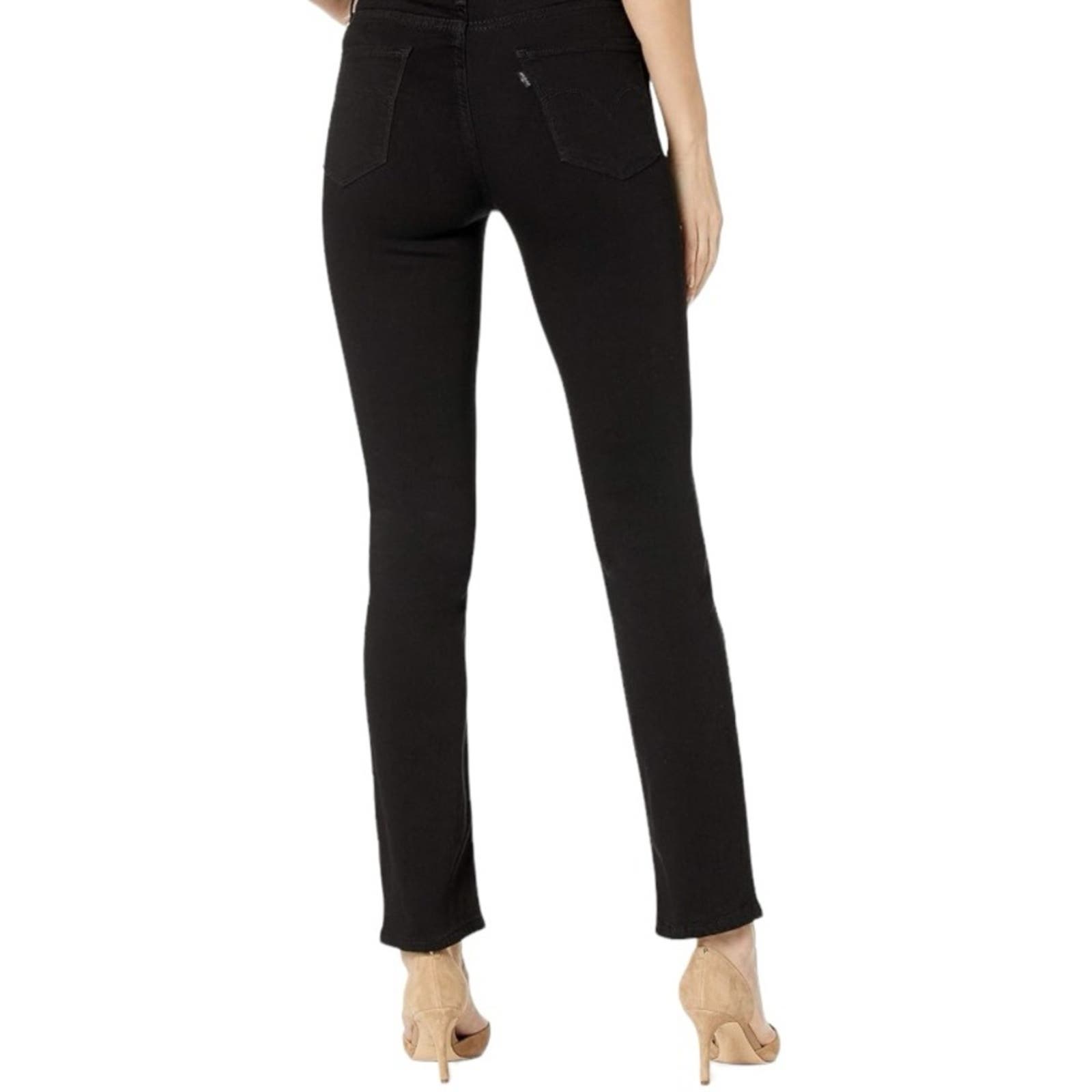 NWT Levi's Women's 724 High Rise Slim Straight Jeans, Soft Black, W30xL32