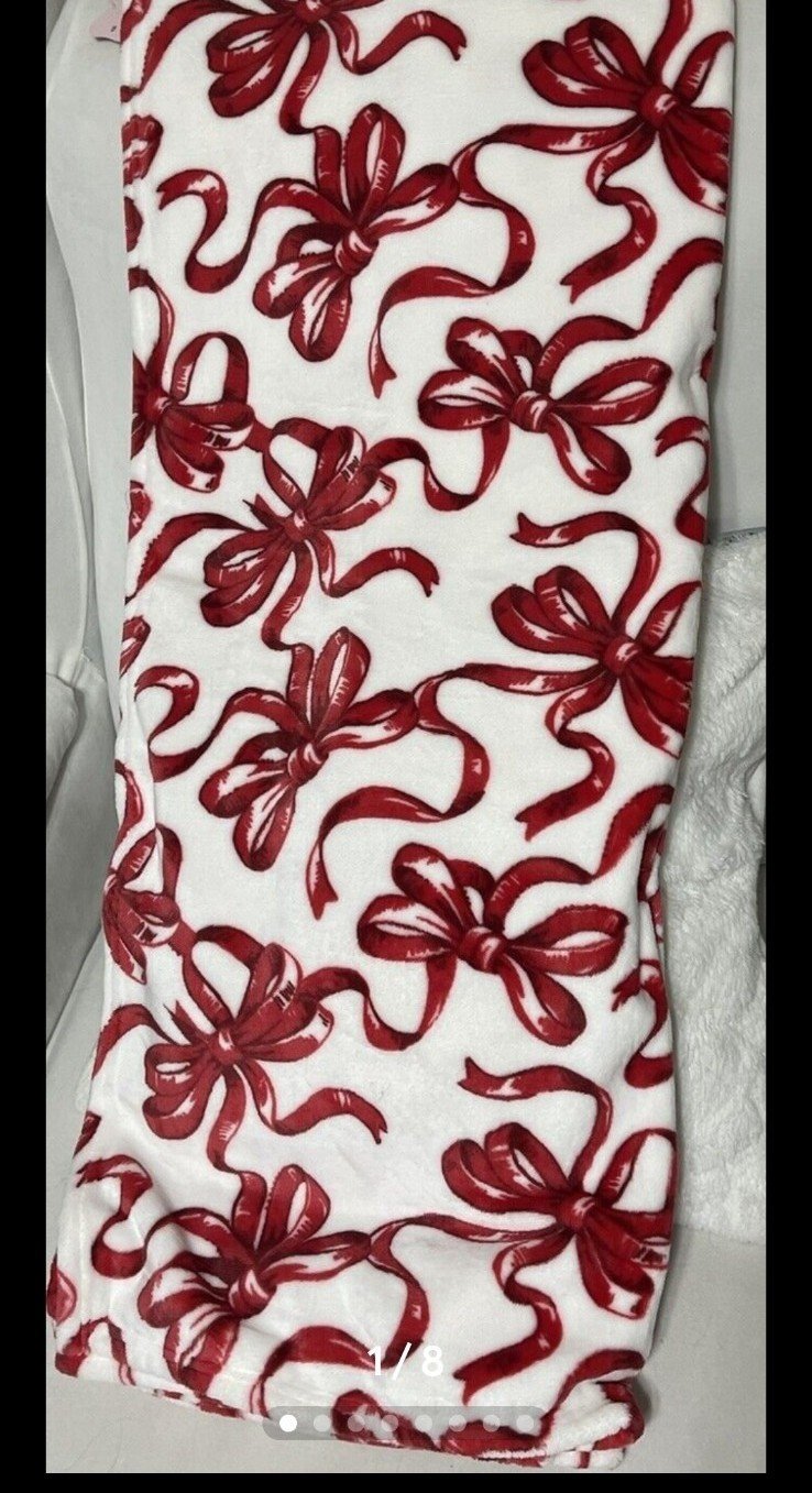 Absolutely Beautiful Red Bow Ribbon Besty Johnson Throw