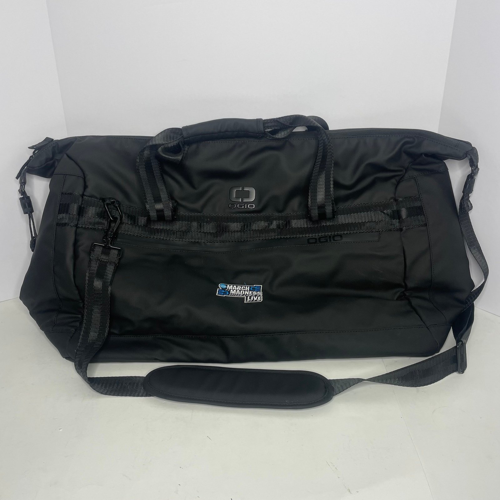 Ogio Commuter Duffel In Blacktop With embroidered Logo
