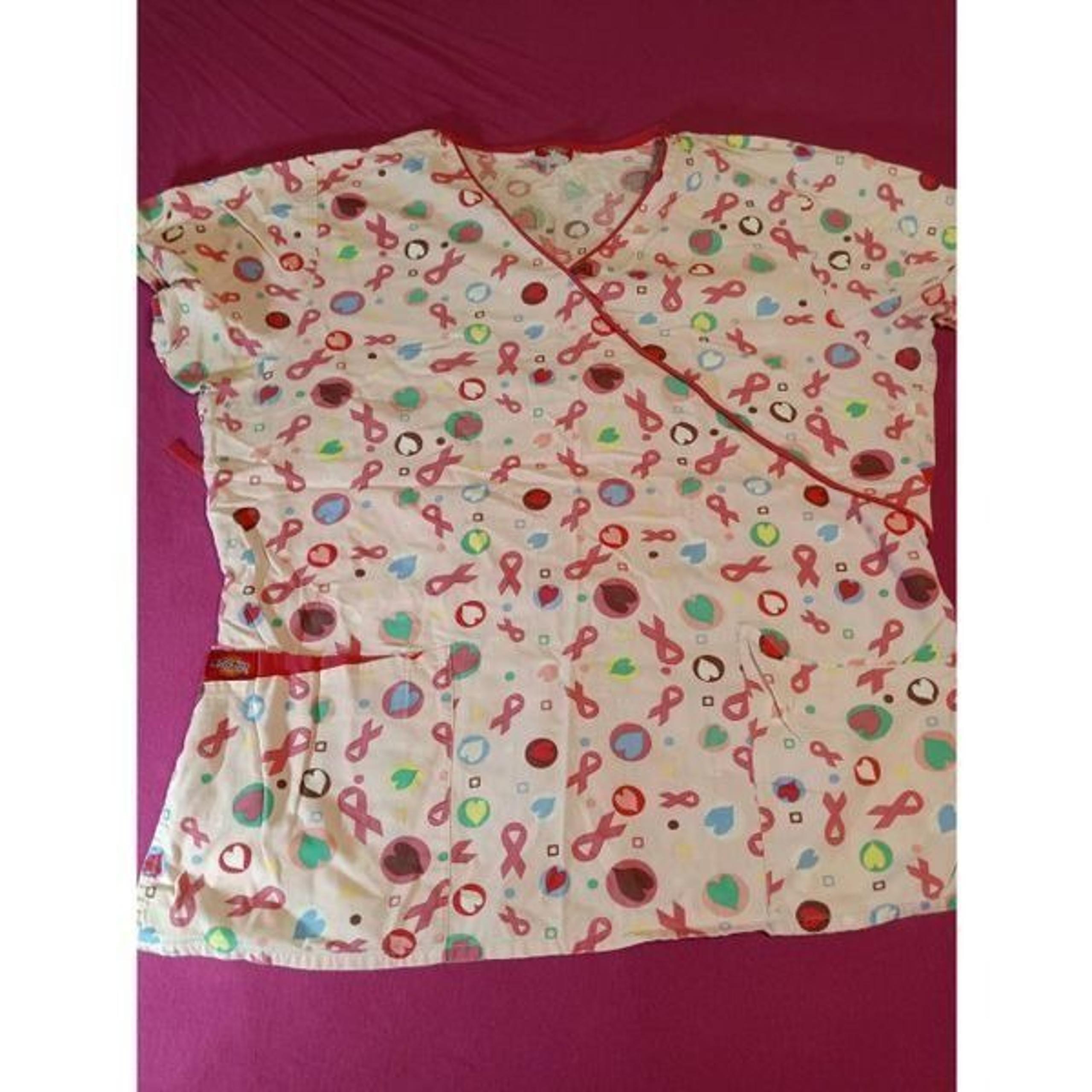 "Dickies" Scrubs Top - Size: L    (0630)