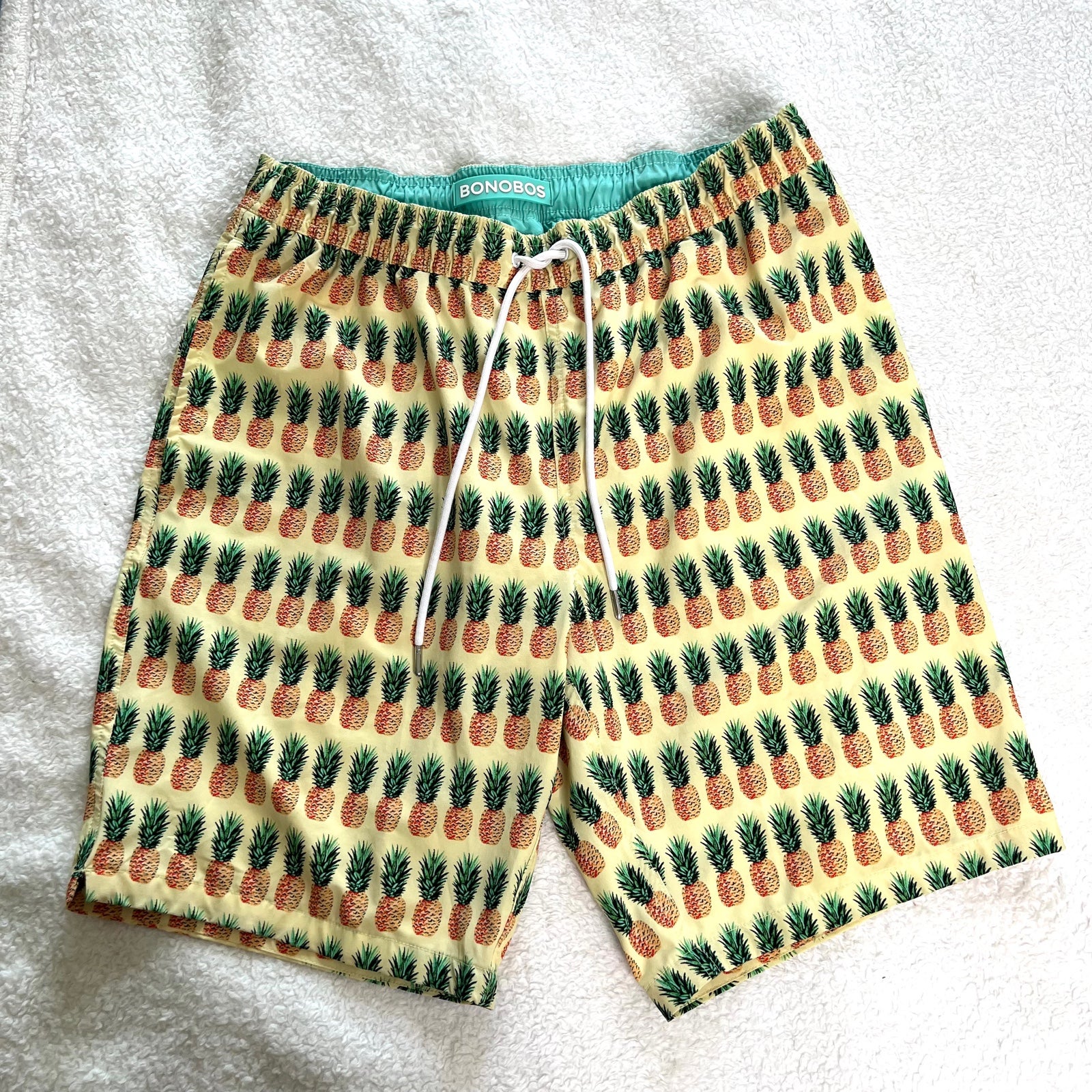 Bonobos Swim Trunks Shorts 9” inseam Yellow Pineapples Size M