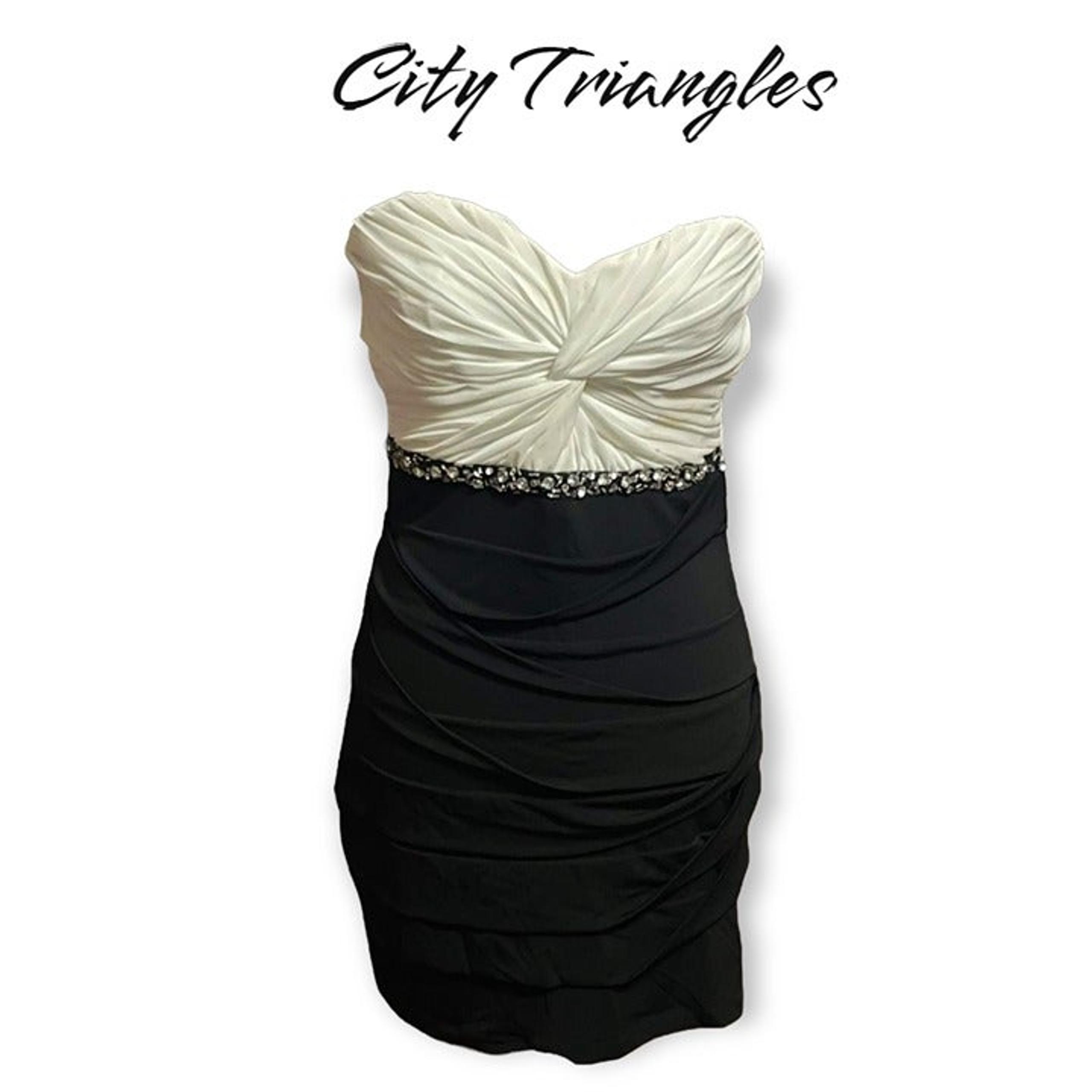 City Triangle Black & White Sequin Waist Sleeveless Short Dress For Women Size L