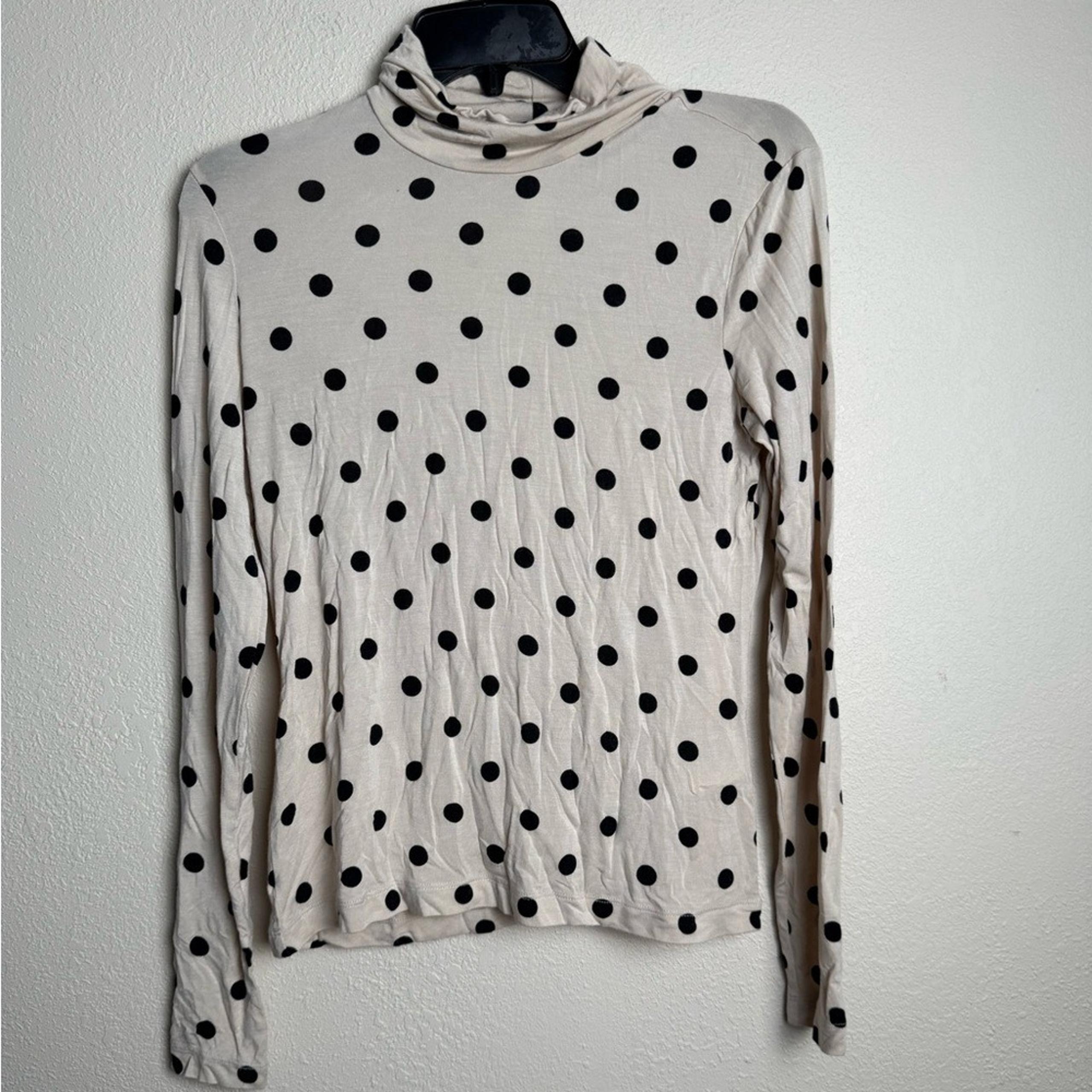 H&M Women Size Medium Lightweight Turtle Neck Polka Dots long sleeve shirt