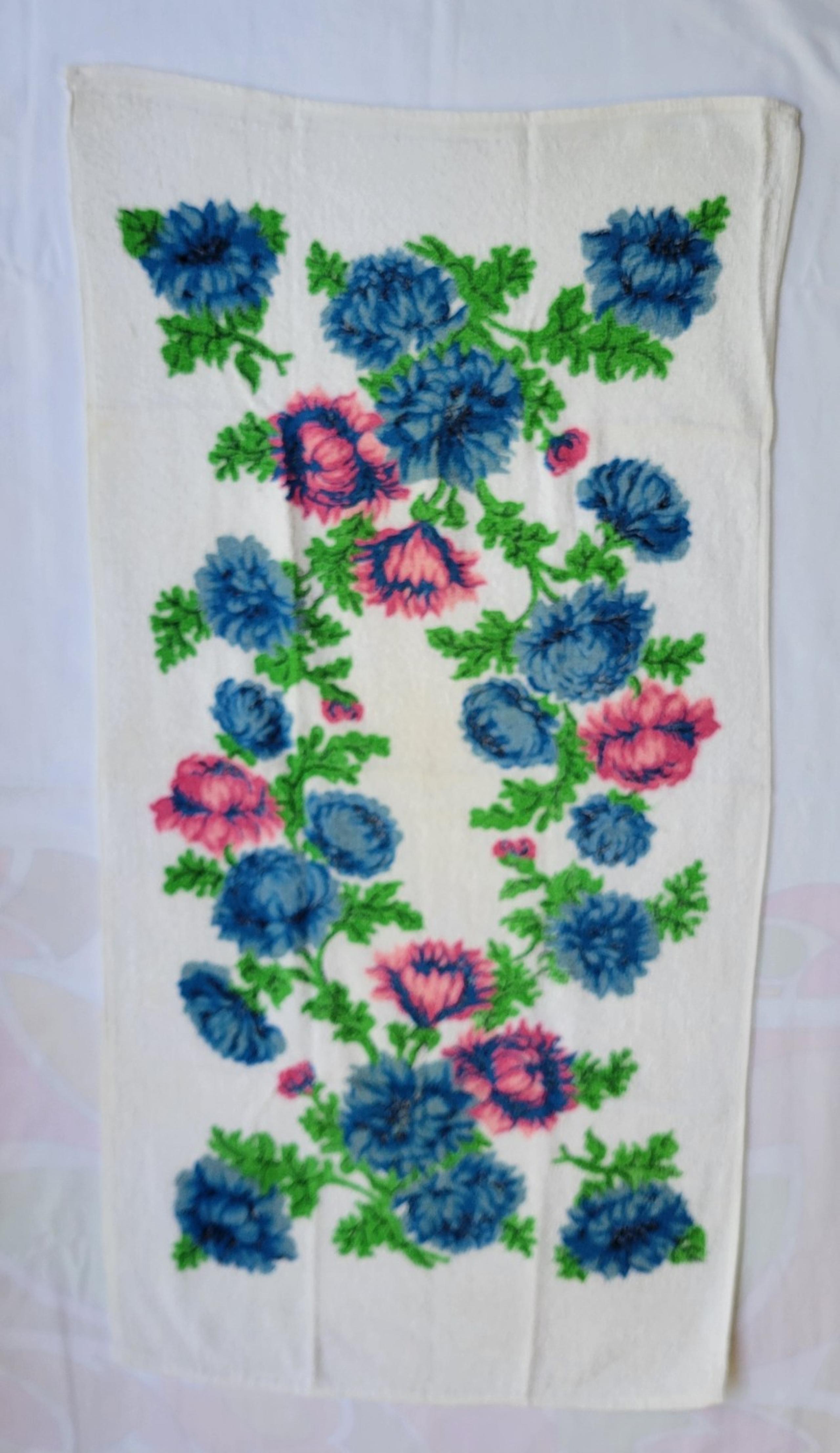 Vintage Cannon Floral Bath Towel Flowers Blue Pink Green Retro