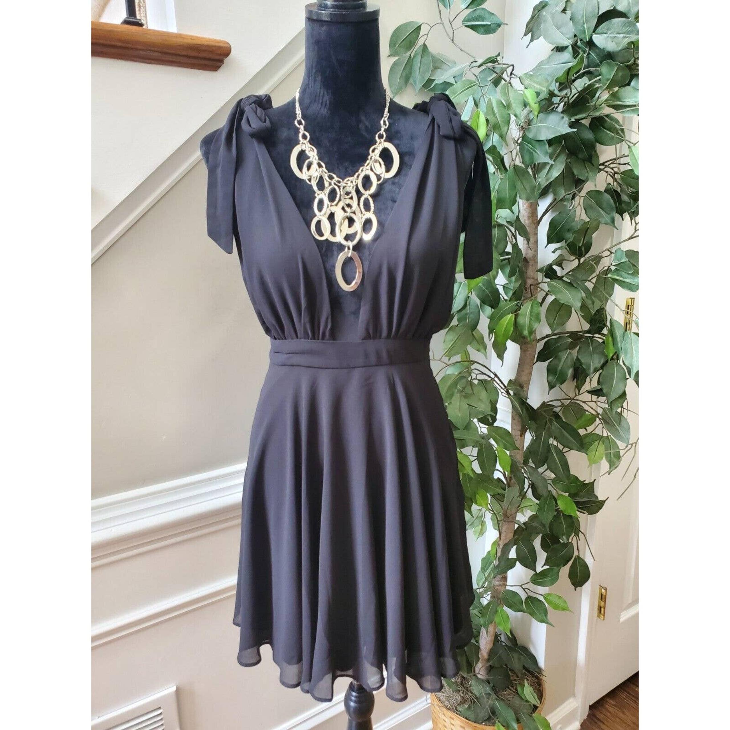 Forever 21 Women's Black Polyester V-Neck Sleeveless Casual Knee Length Dress M