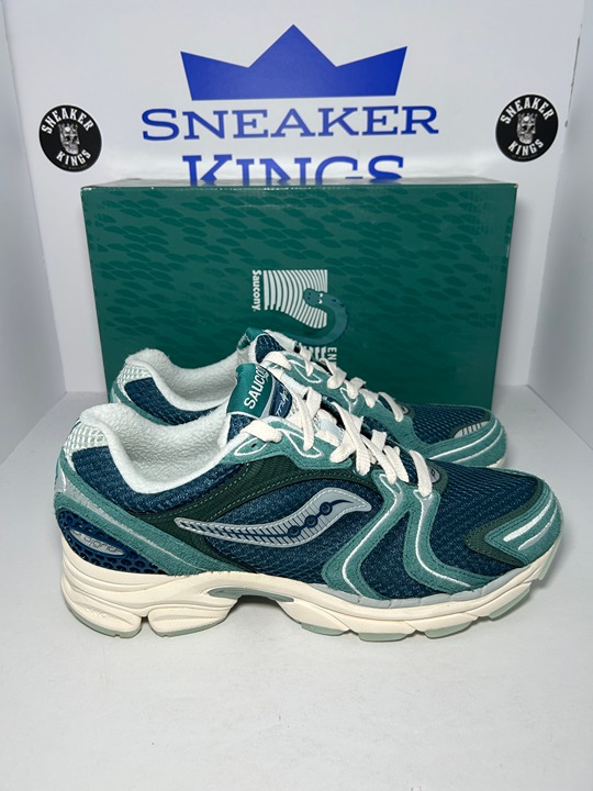 DS Saucony END. x ProGrid Triumph 4 Nessie Size 12