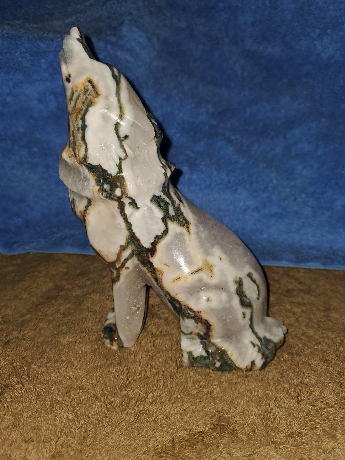 High quality moss agate crystal wolf carving