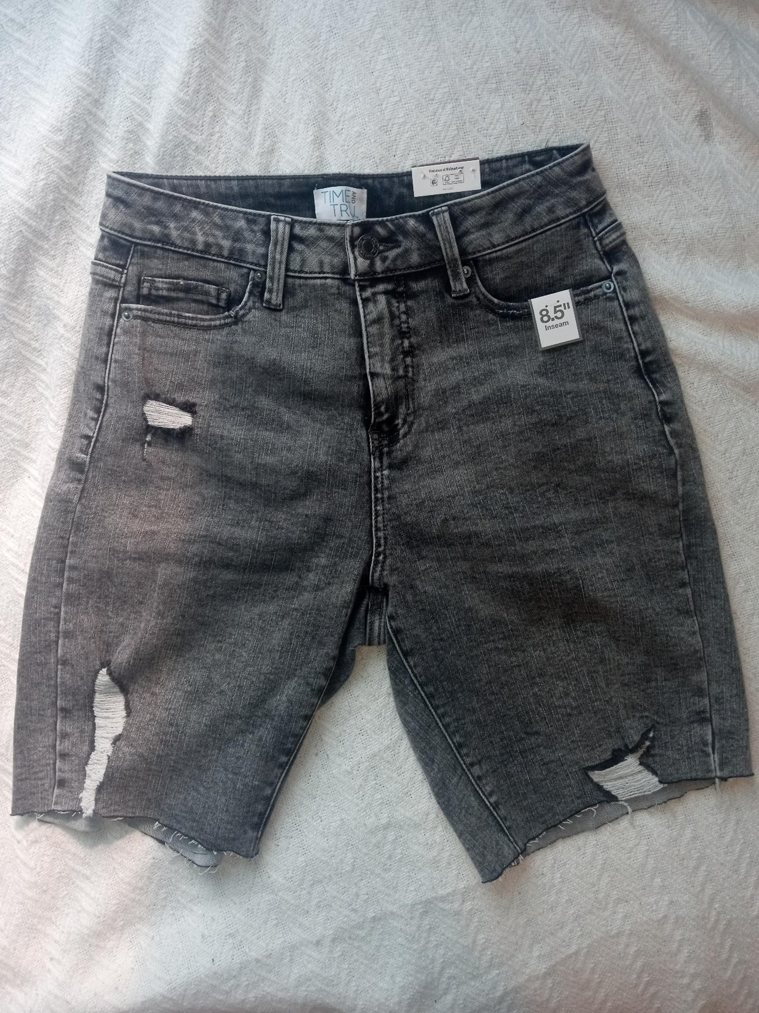 Time and Tru Women's size 4 Destructed Hem Denim Jean Bermuda Shorts Gray NEW