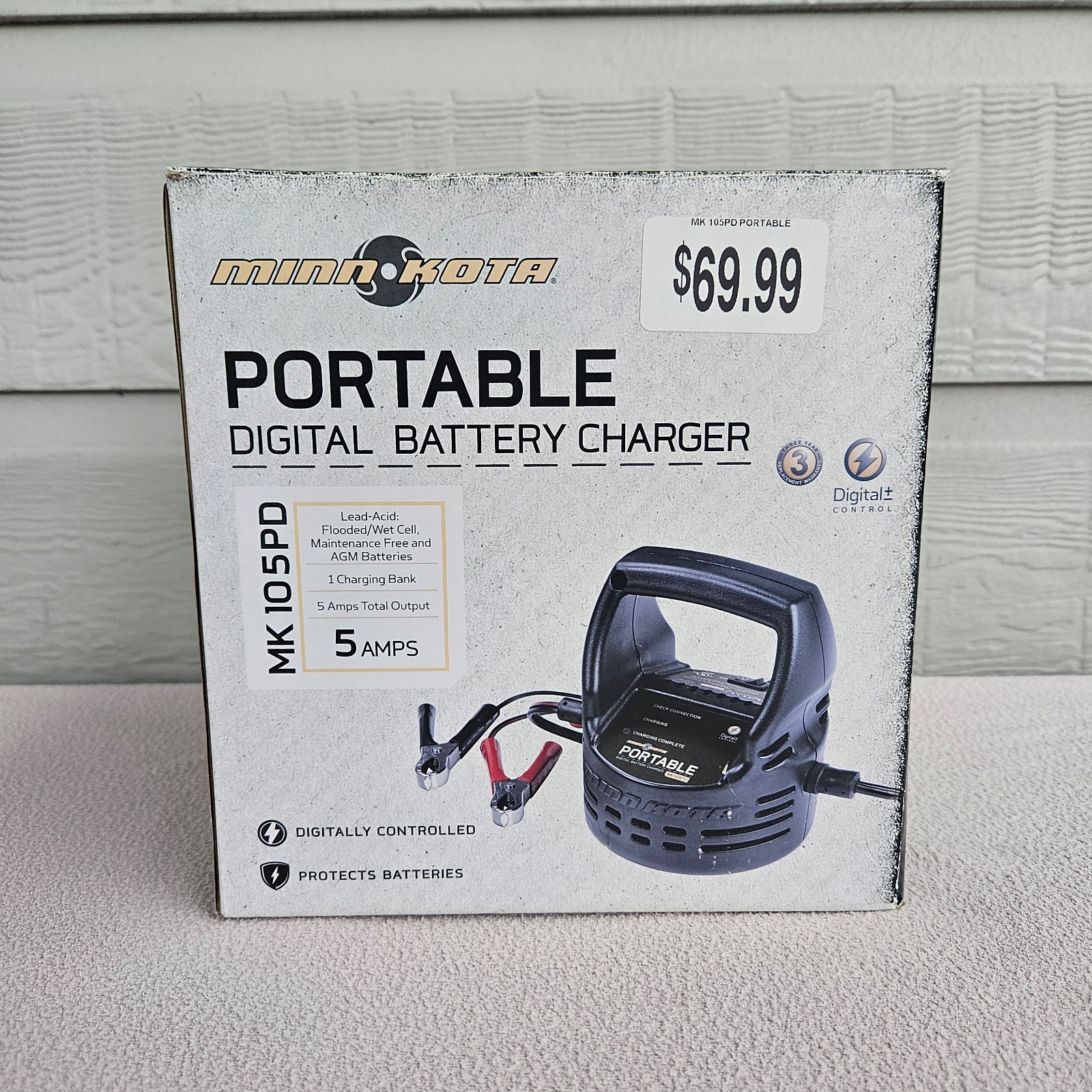 Minn Kota MK 105PD Portable Digital Battery Charger Black Small Compact