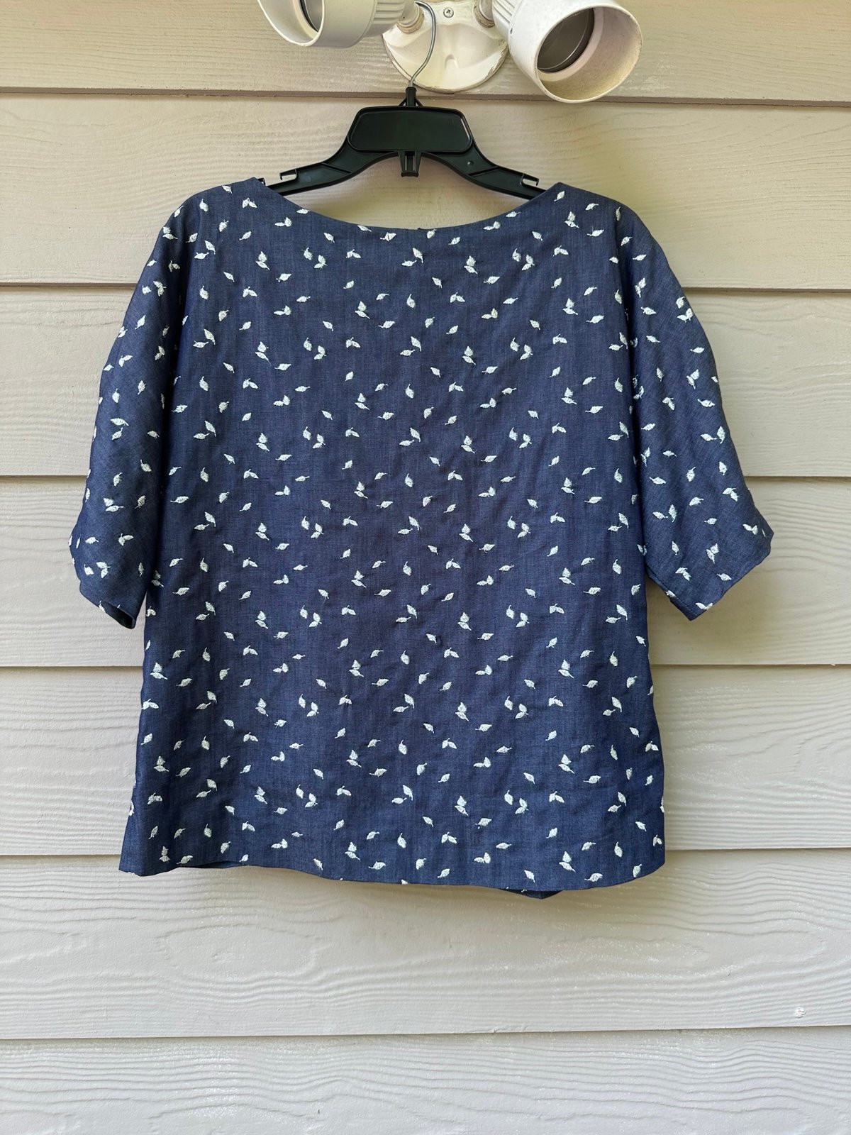 Ann Mashburn Short Sleeve Metallic Leaf Shirt Navy Blue size Small